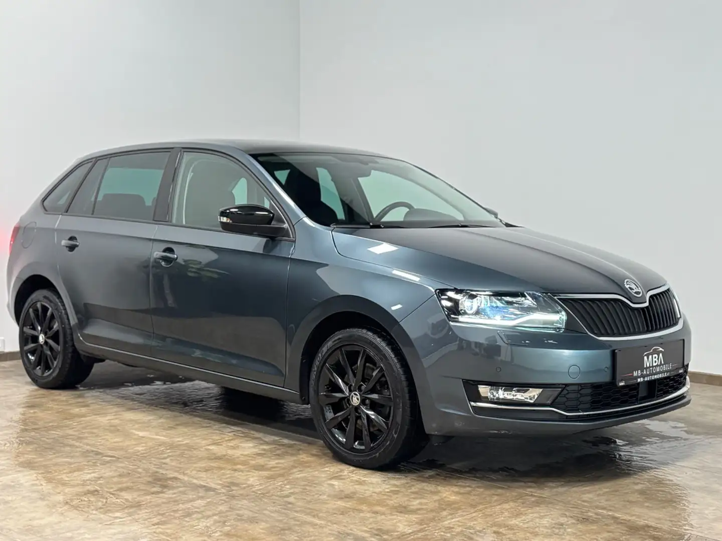 Skoda Rapid/Spaceback 1.0 TSI | Sport | 1.Besitz | KEYLESS | GLASDACH | Argento - 2