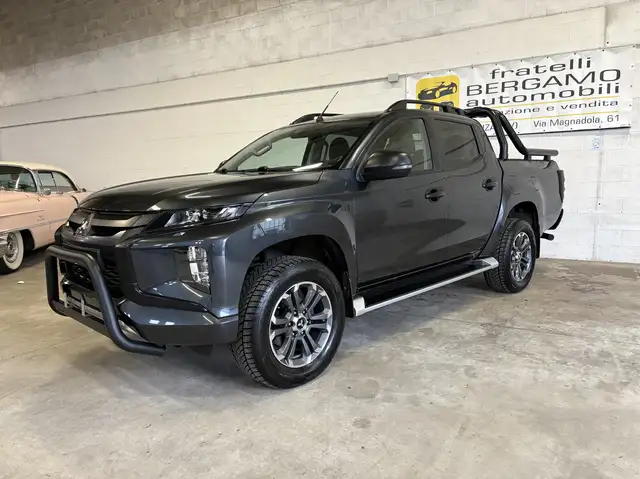 Mitsubishi L200 L200 d.cab 2.3d 4wd 150cv Automatica
