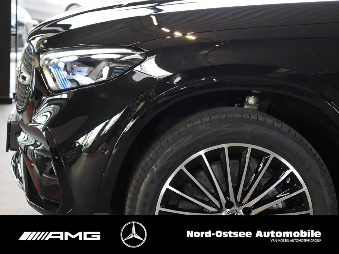 Mercedes-Benz GLC 300 de 4m AMG PANO AHK DIG-LIGHT DISTR 360° Schwarz - 2