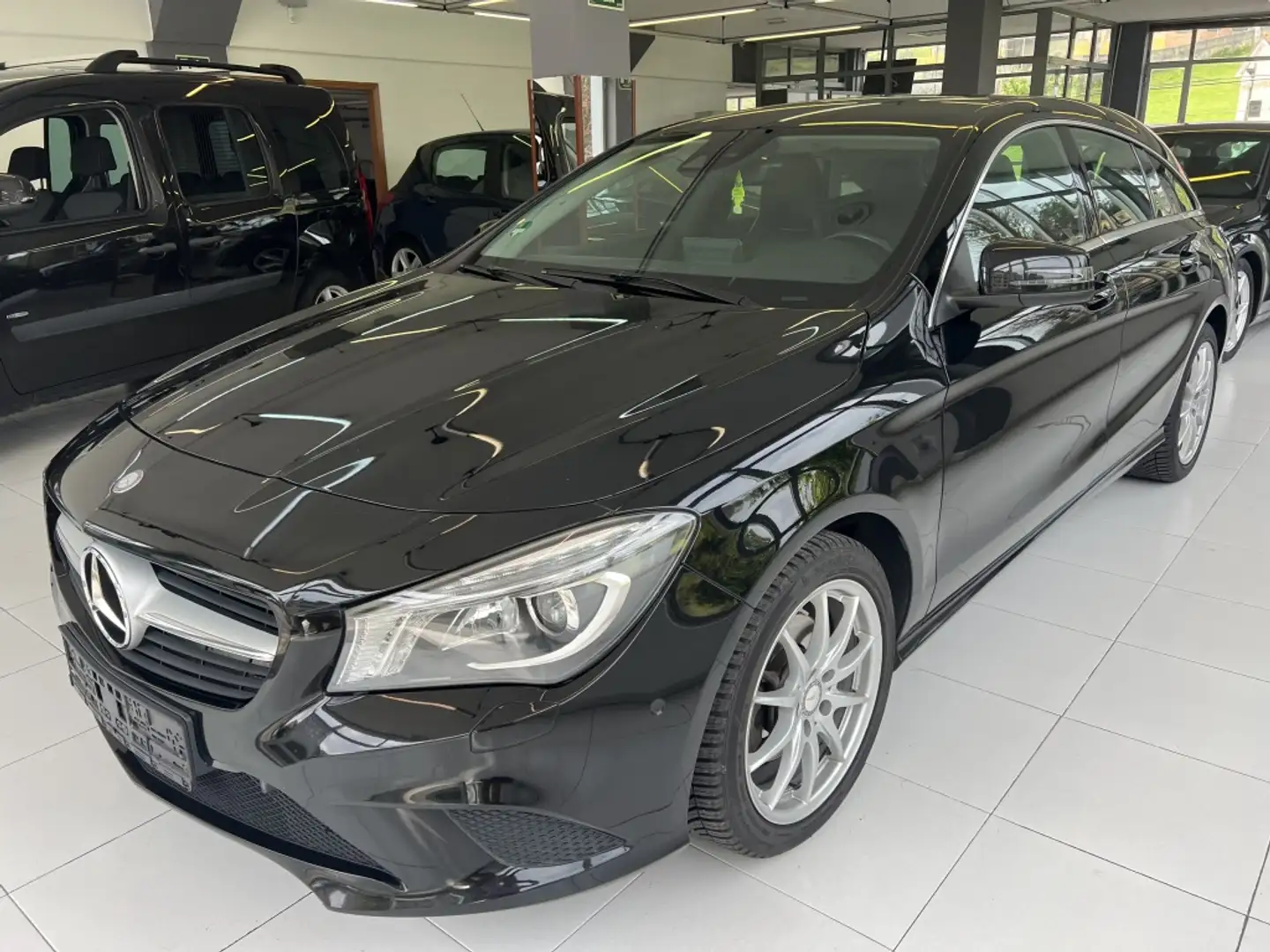 Mercedes-Benz CLA 220 220CDI Urban 4M 7G-DCT 177 Negro - 2
