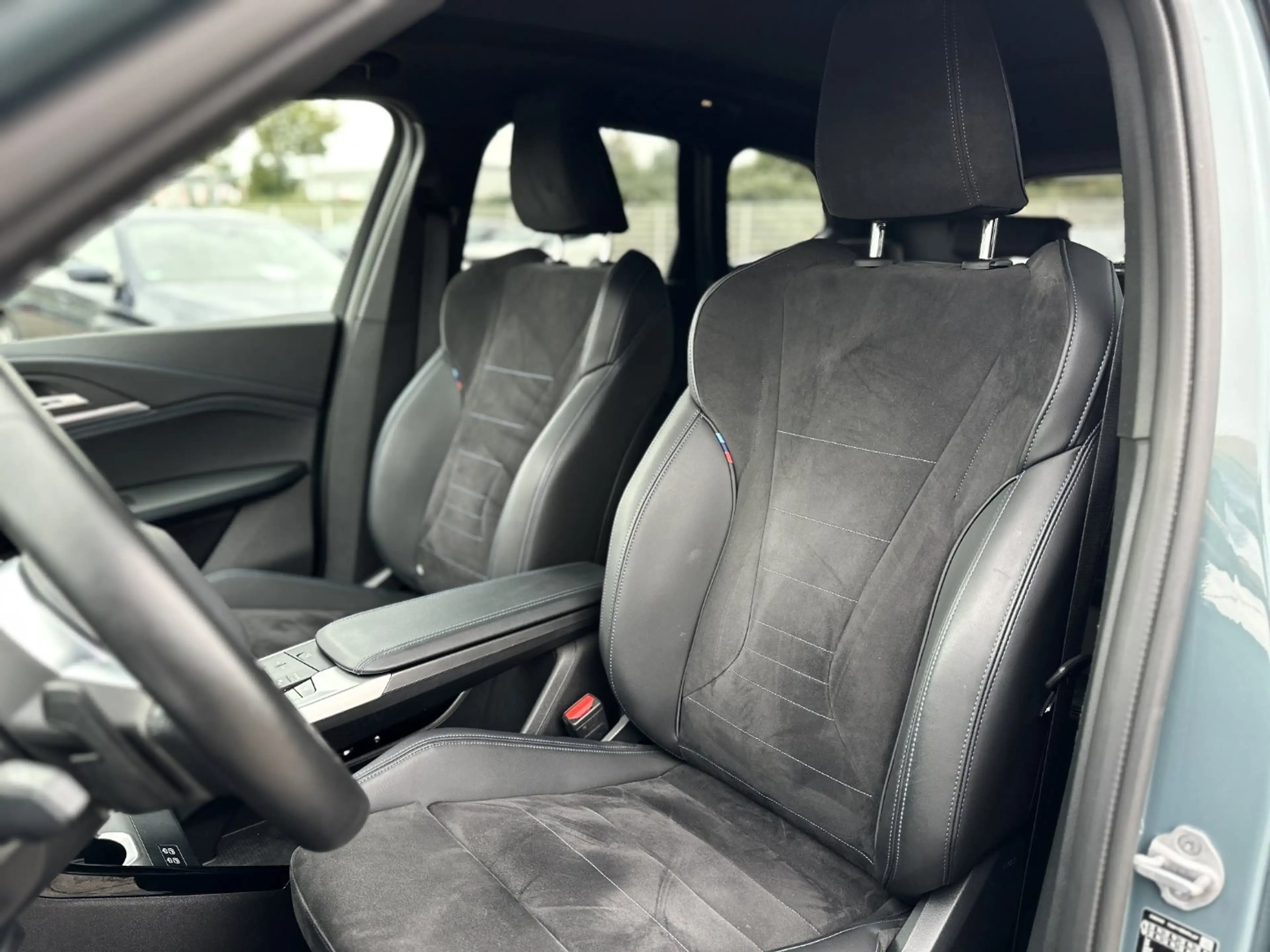 BMW iX1 xDrive30 M Sportpaket Head-Up HK HiFi DAB — photo 14