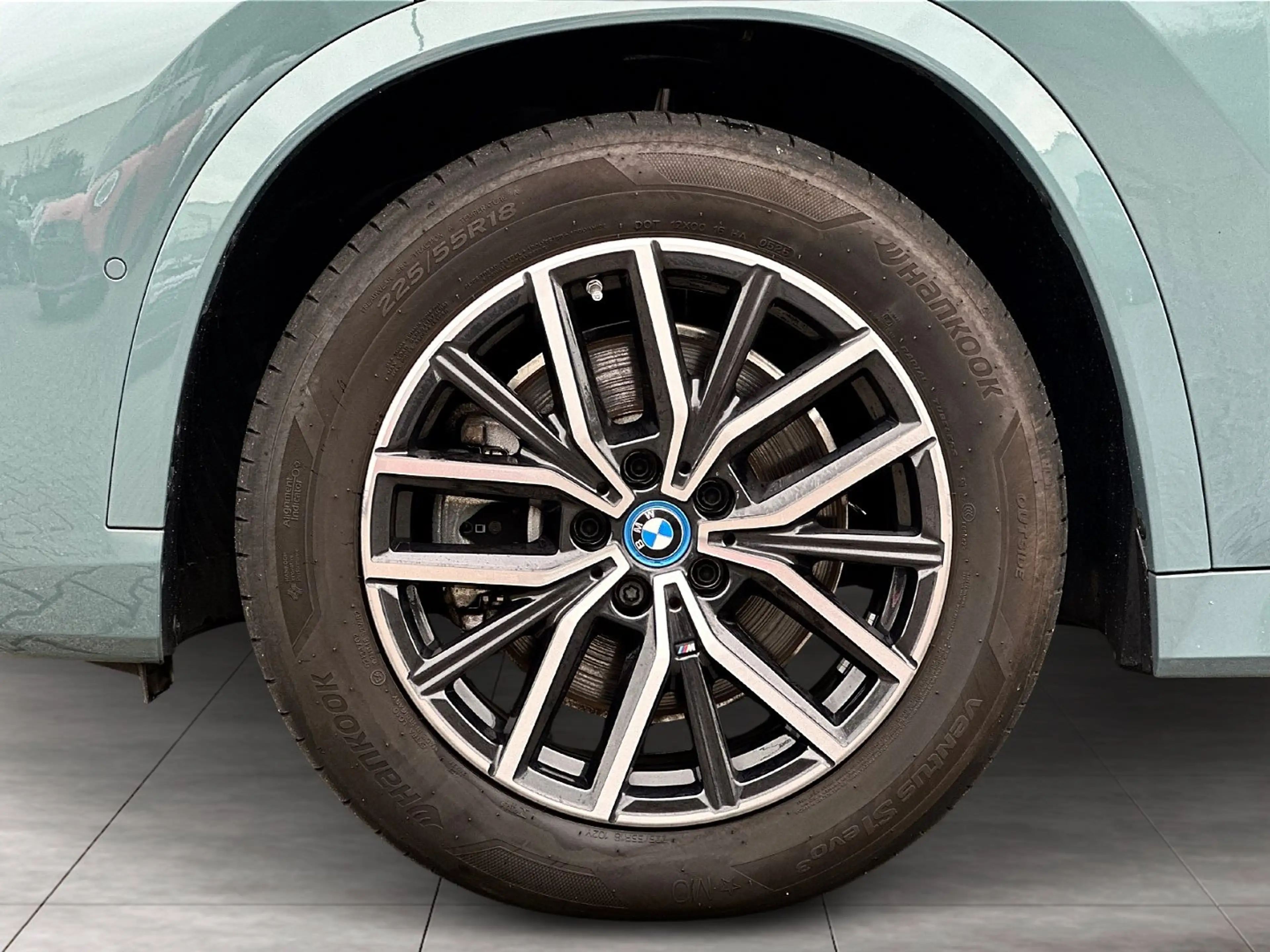 BMW iX1 xDrive30 M Sportpaket Head-Up HK HiFi DAB — photo 6