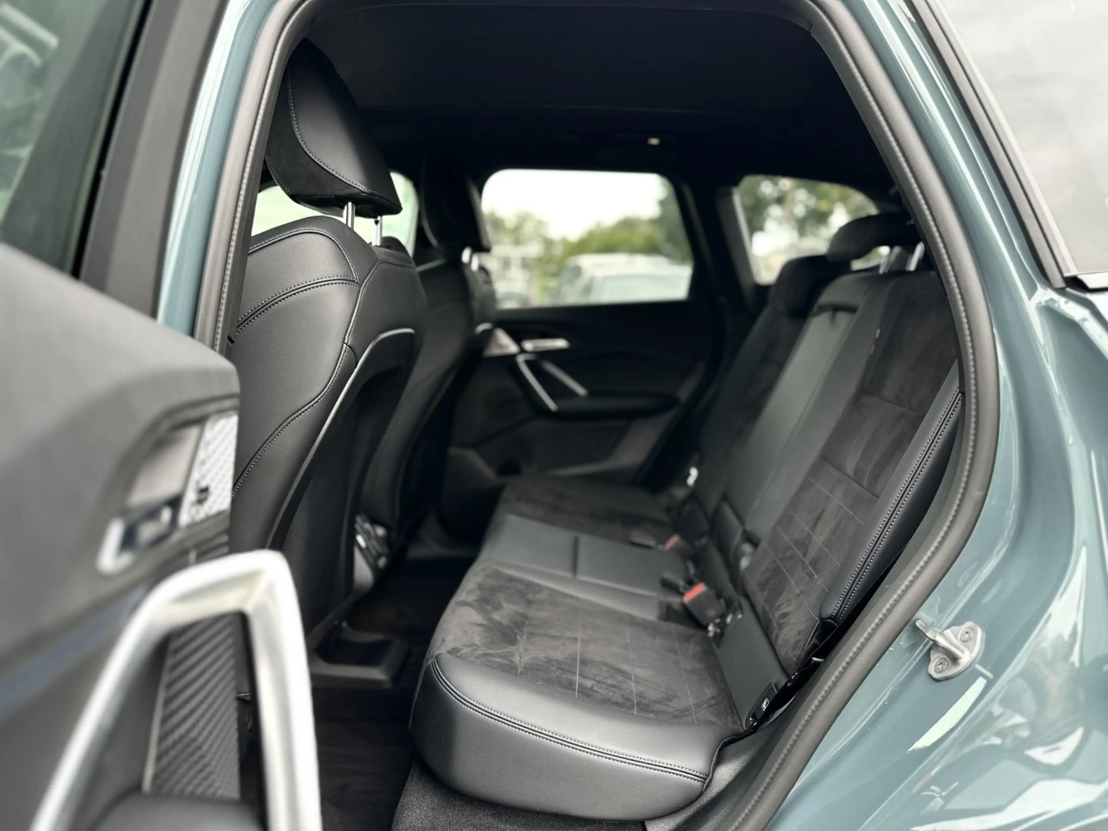 BMW iX1 xDrive30 M Sportpaket Head-Up HK HiFi DAB — photo 15