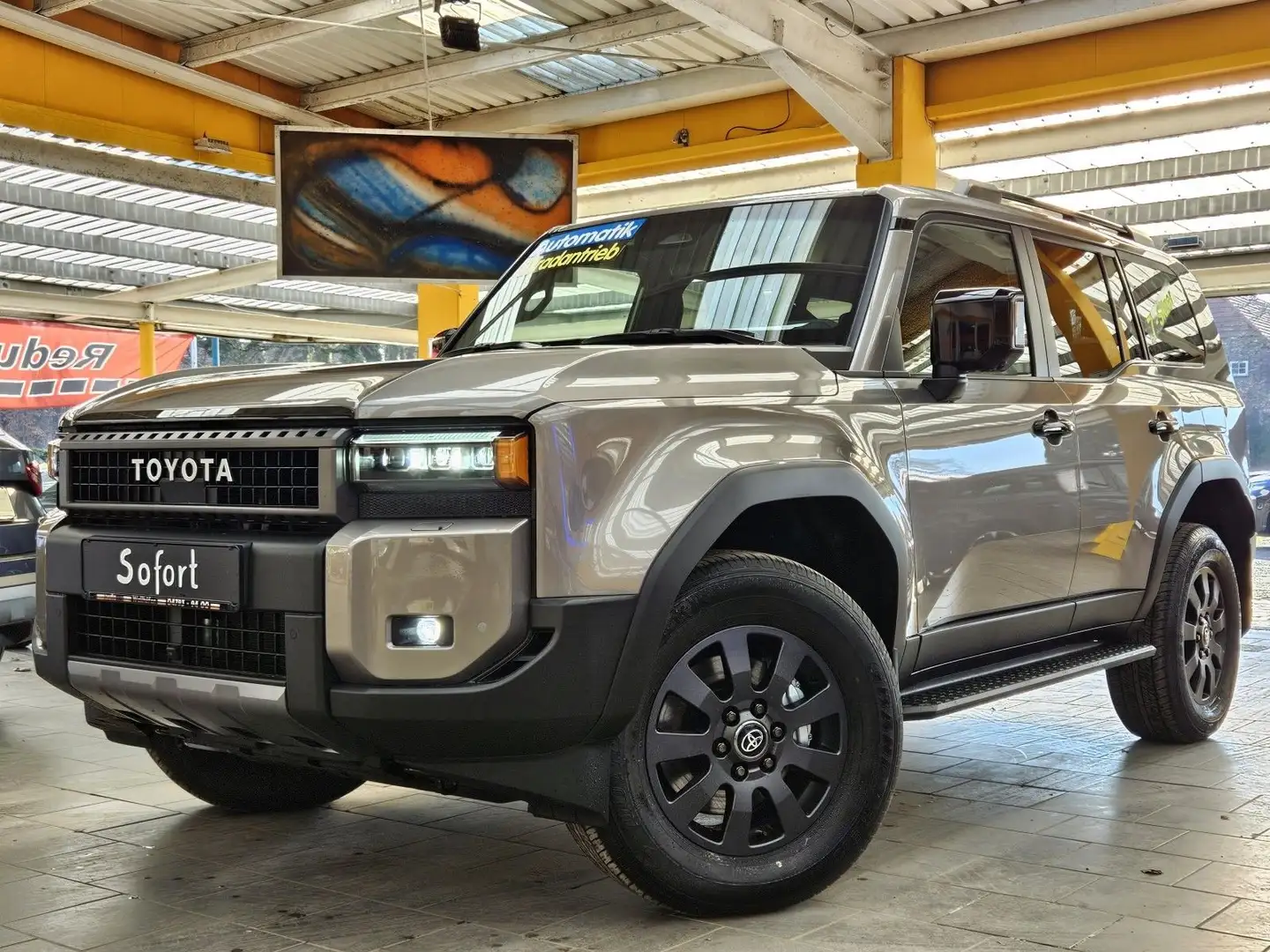 Toyota Land Cruiser 2,8 D 4WD 7Sitzer Autom. Invincible Hnědá - 1