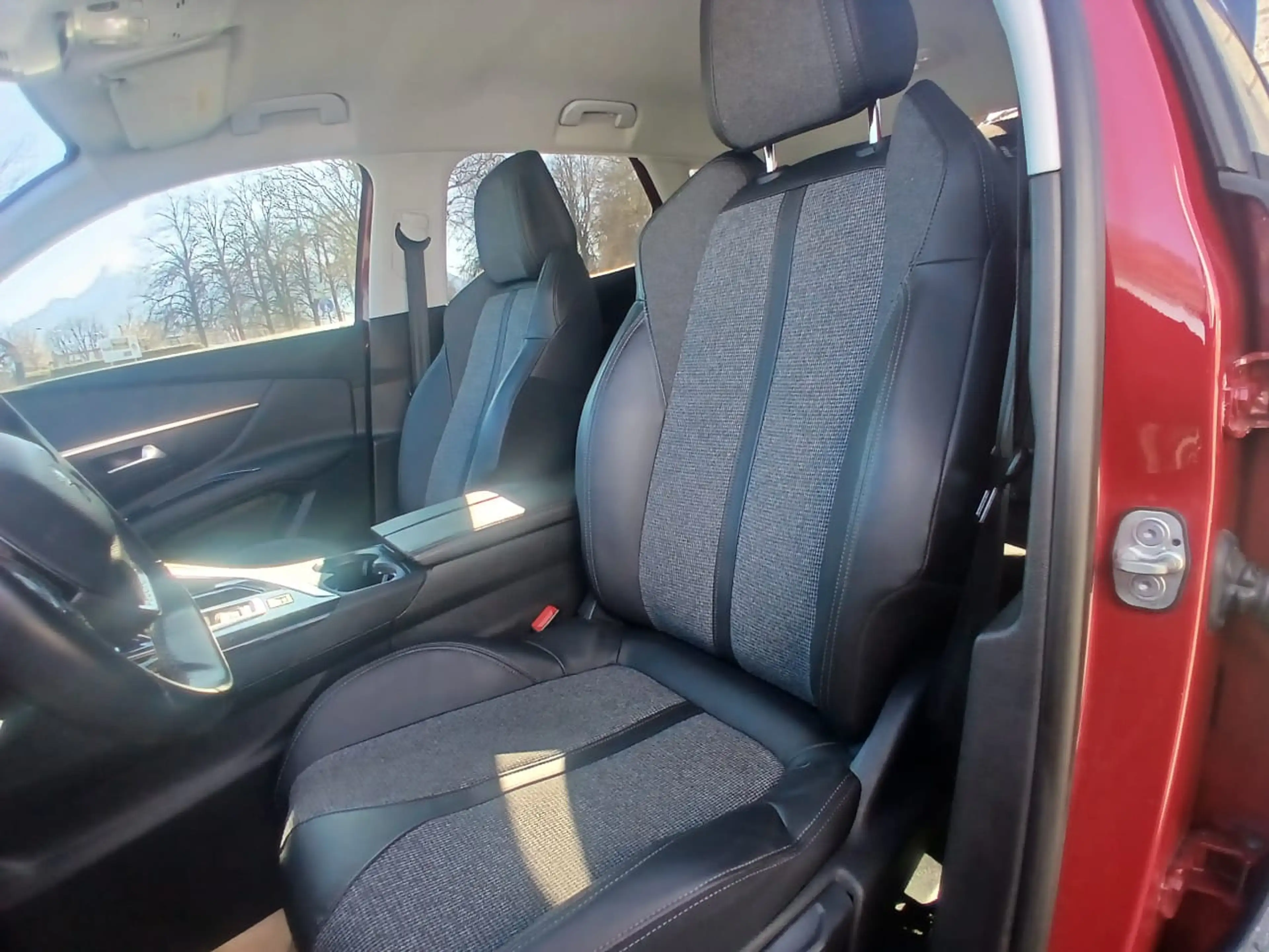 Peugeot 3008 Allure *PICKERL*NAVI*KAMERA* — photo 12