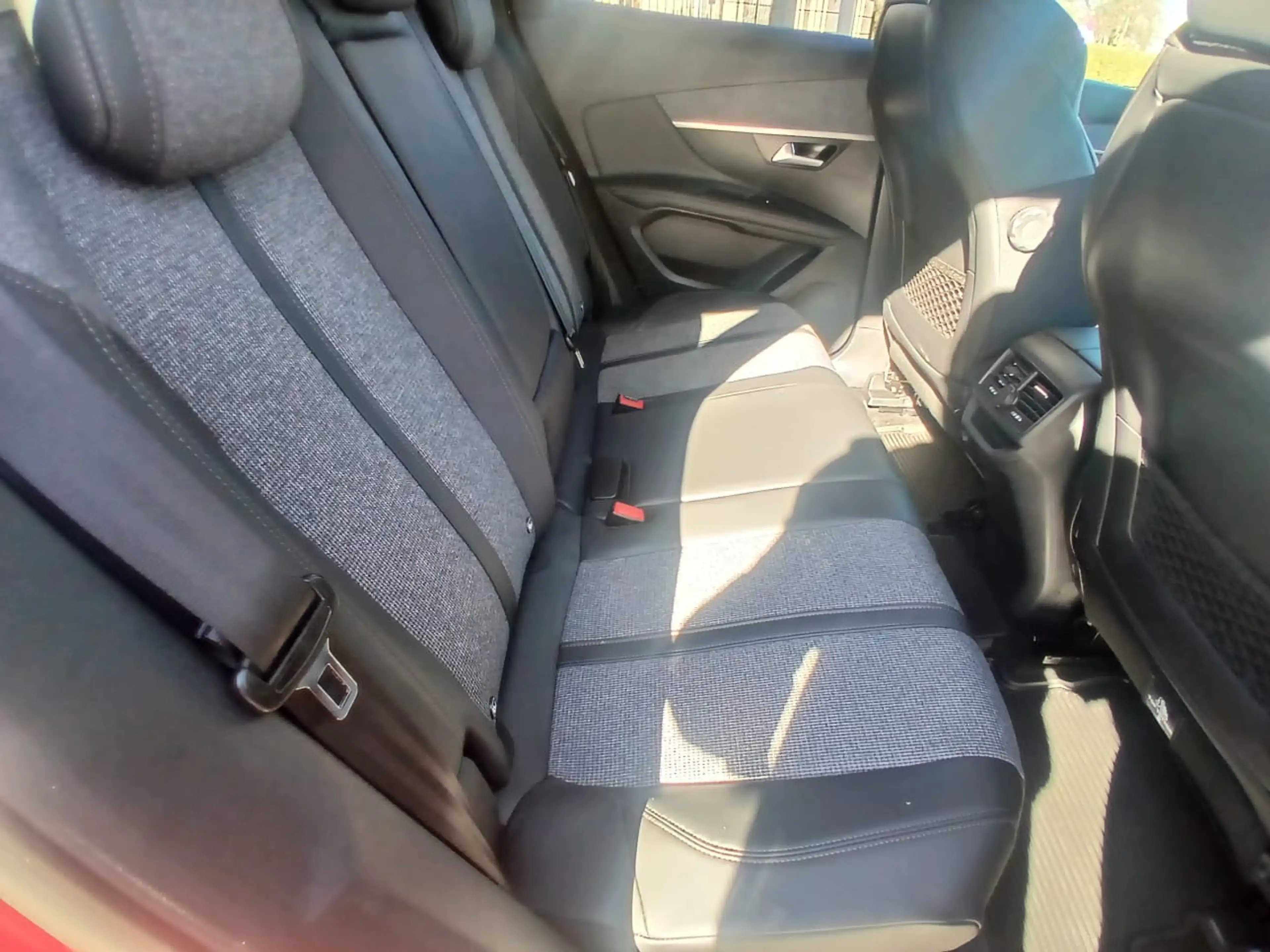 Peugeot 3008 Allure *PICKERL*NAVI*KAMERA* — photo 13