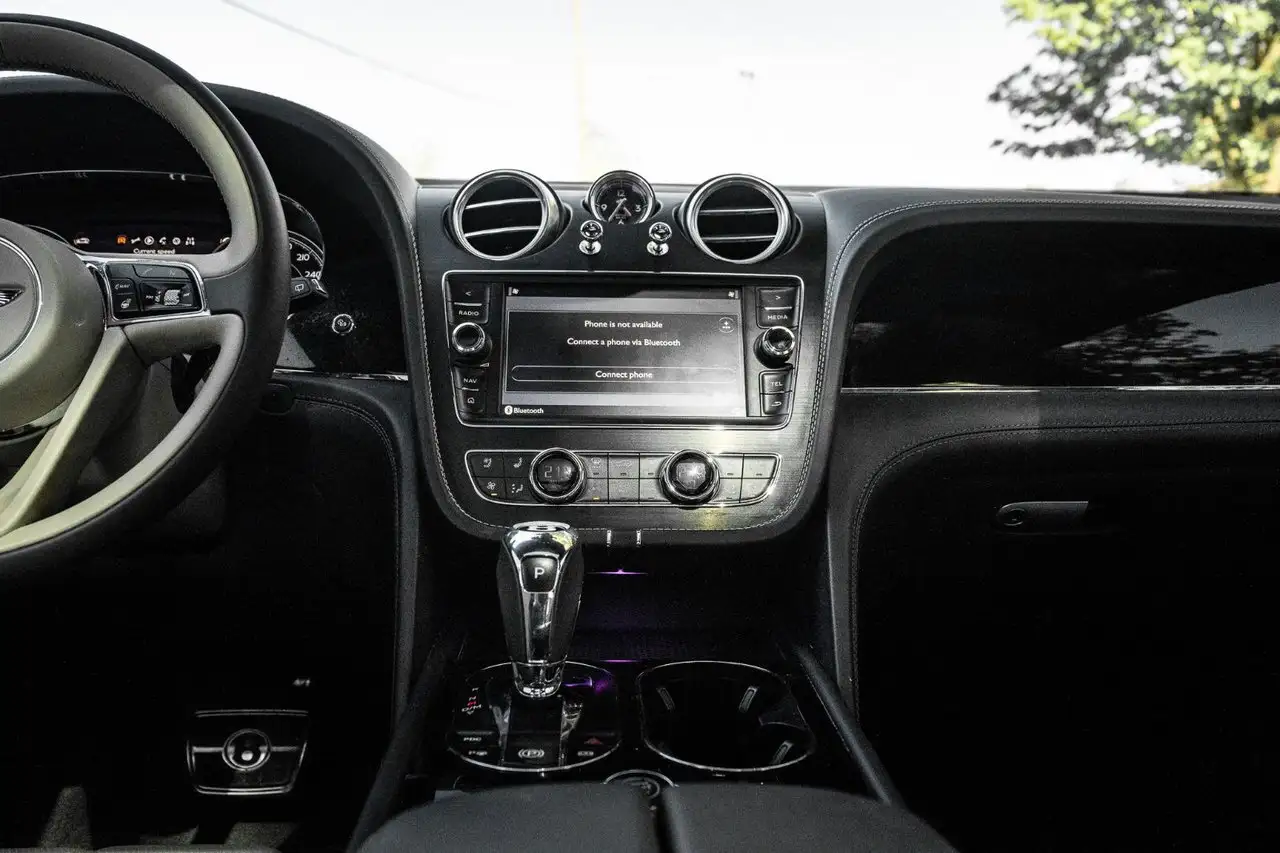 Bentley Bentayga снимка Bentley Bentayga