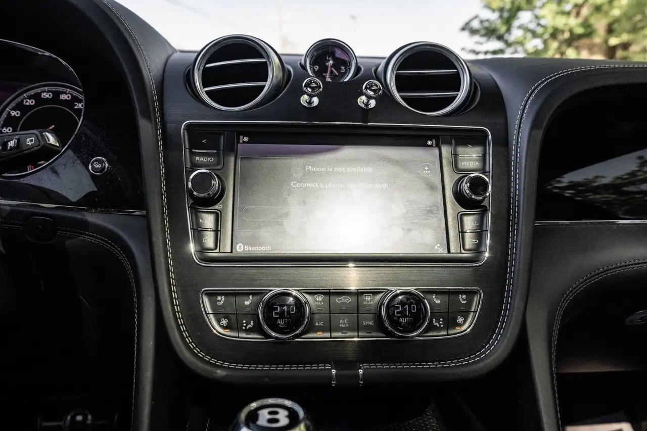 Bentley Bentayga снимка Bentley Bentayga