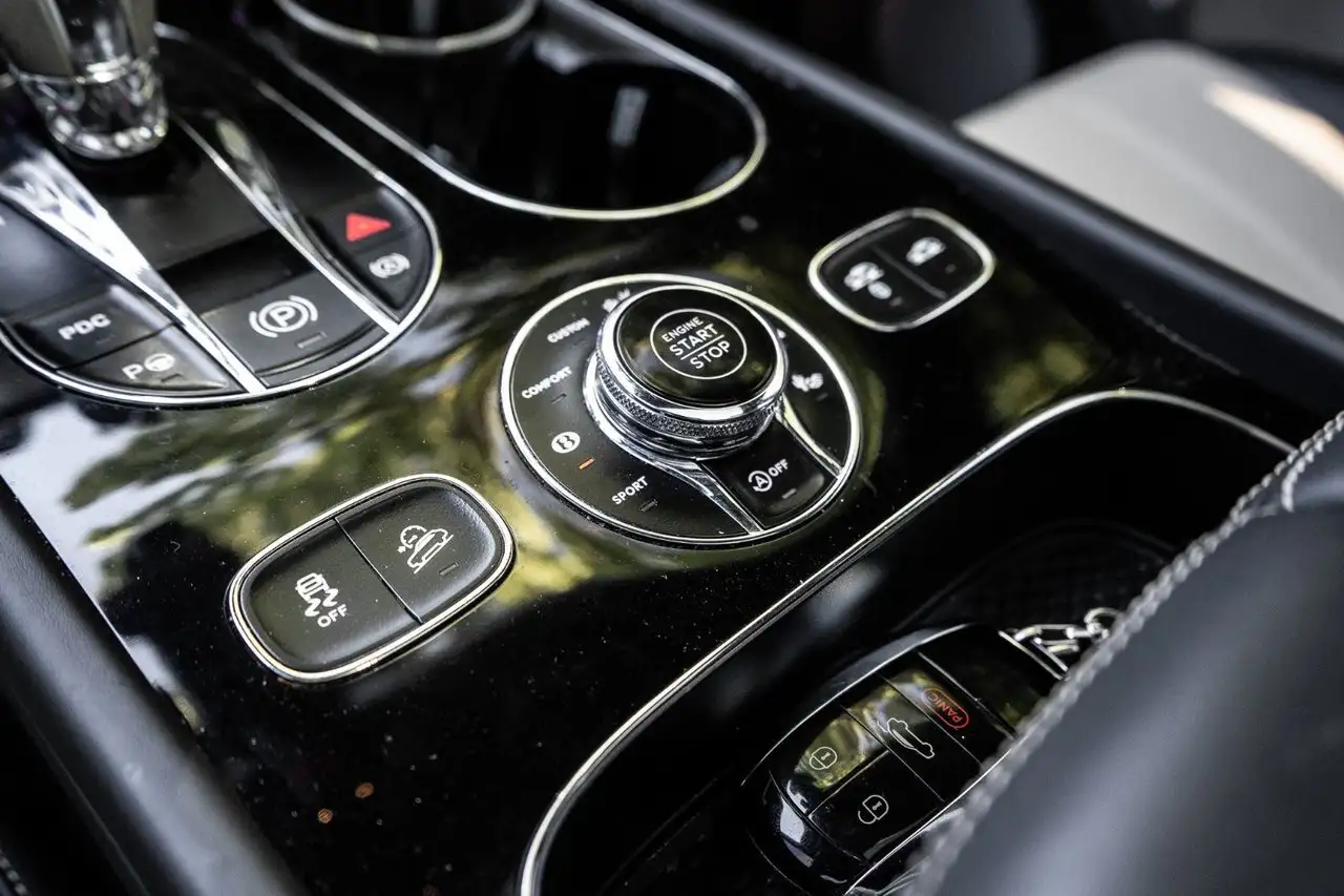 Bentley Bentayga снимка Bentley Bentayga