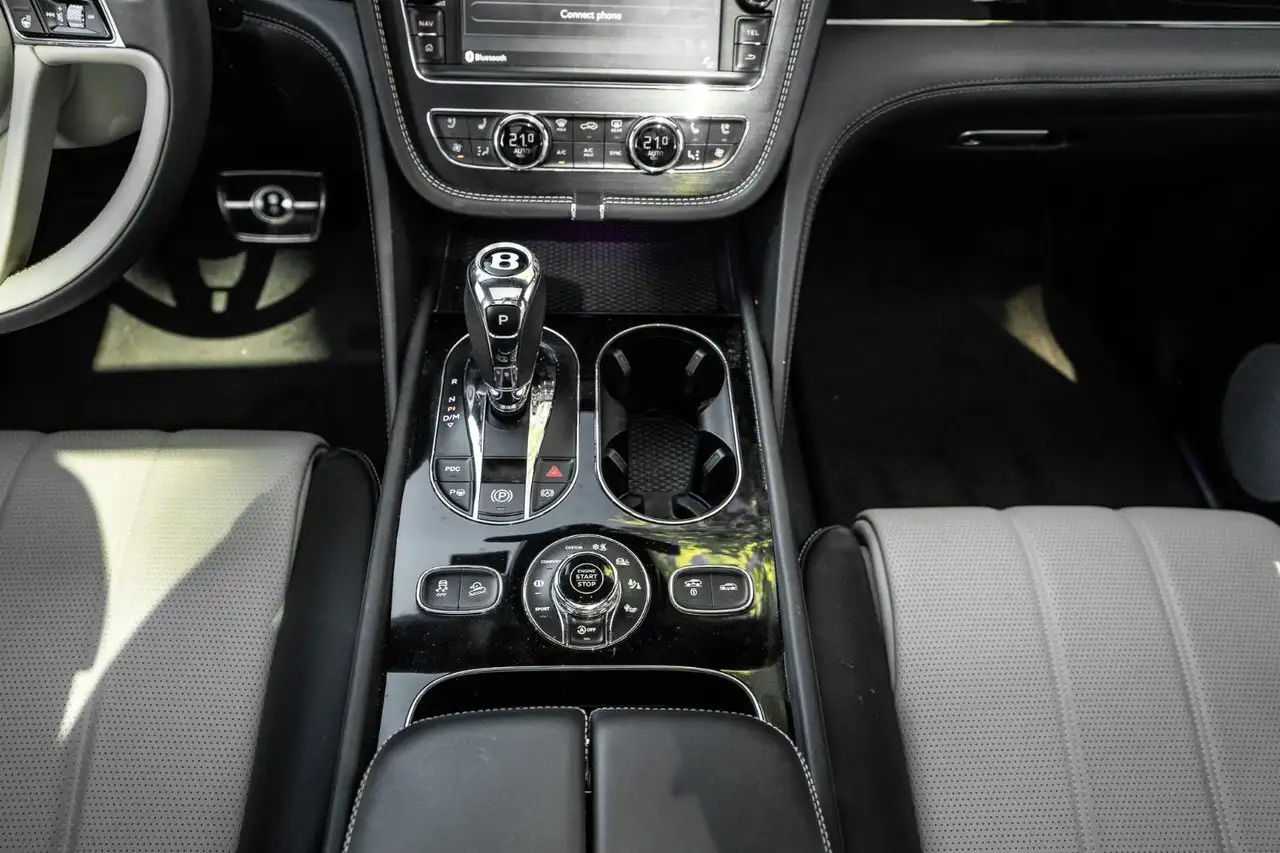Bentley Bentayga снимка Bentley Bentayga
