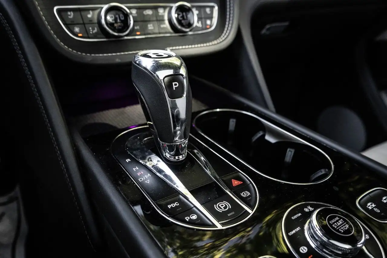 Bentley Bentayga снимка Bentley Bentayga