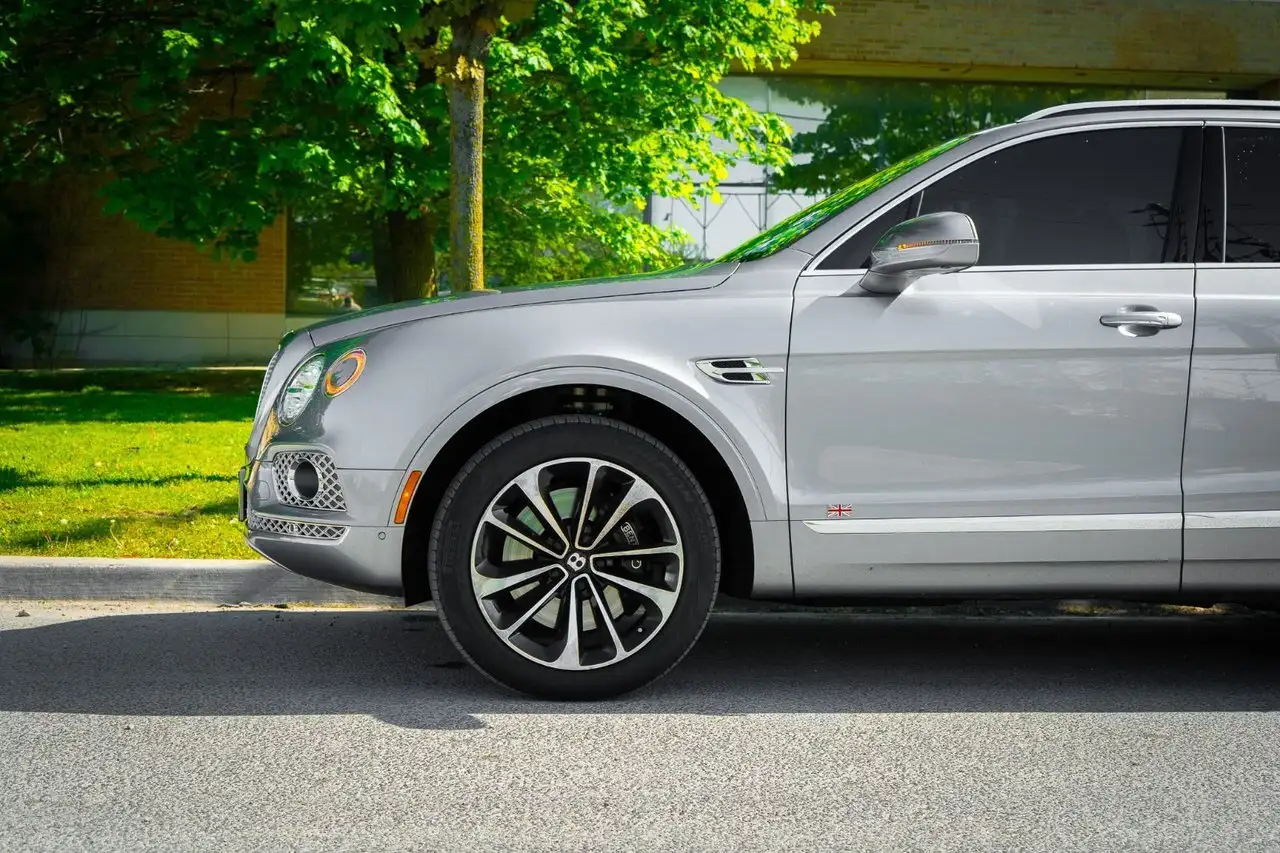 Bentley Bentayga снимка Bentley Bentayga