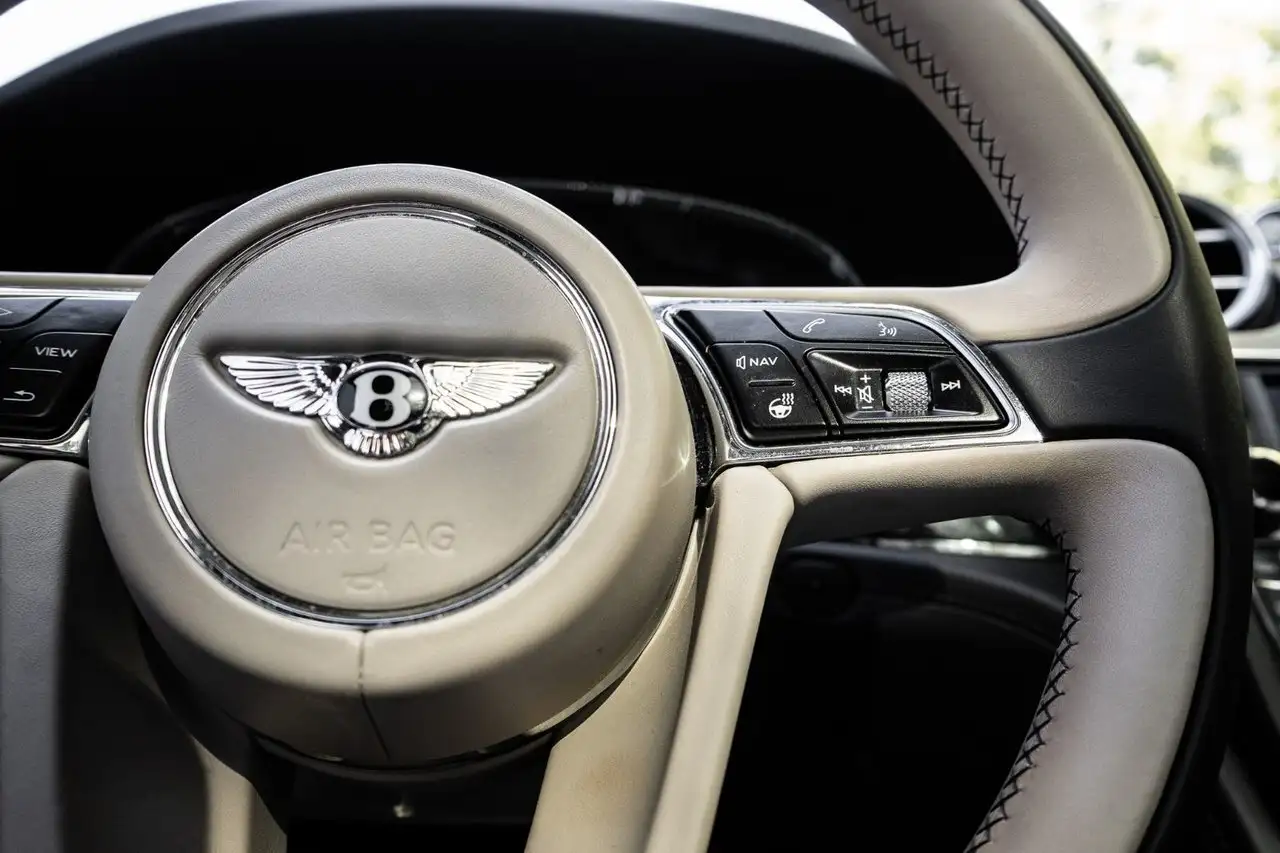 Bentley Bentayga снимка Bentley Bentayga