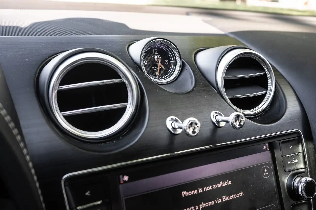 Bentley Bentayga снимка Bentley Bentayga