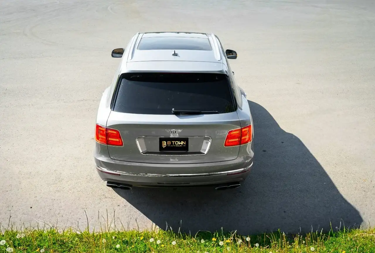 Bentley Bentayga снимка Bentley Bentayga