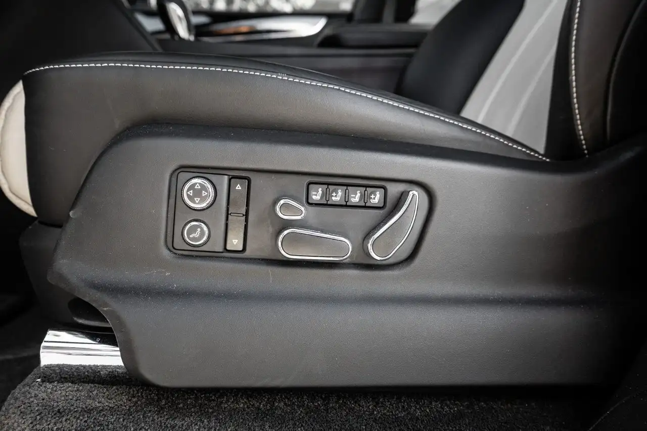 Bentley Bentayga снимка Bentley Bentayga