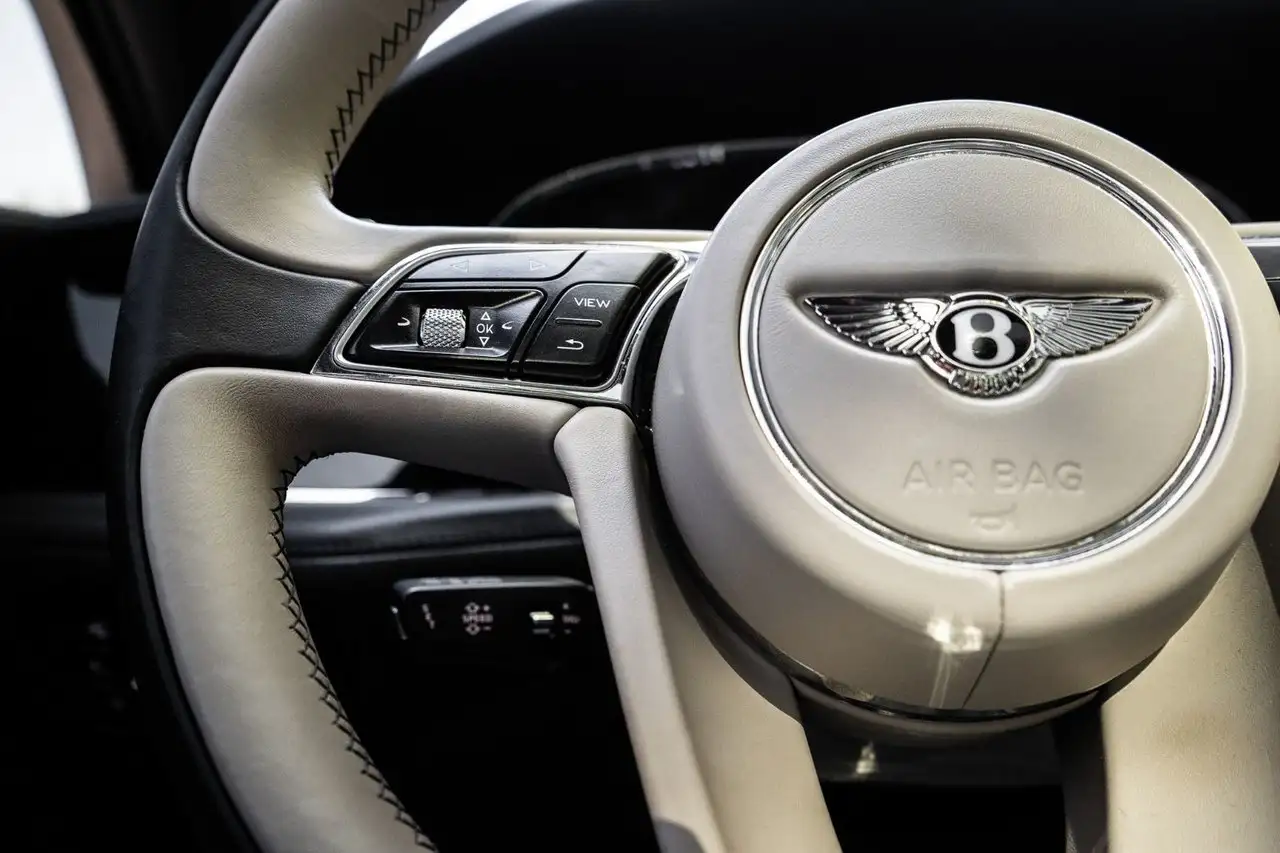 Bentley Bentayga снимка Bentley Bentayga