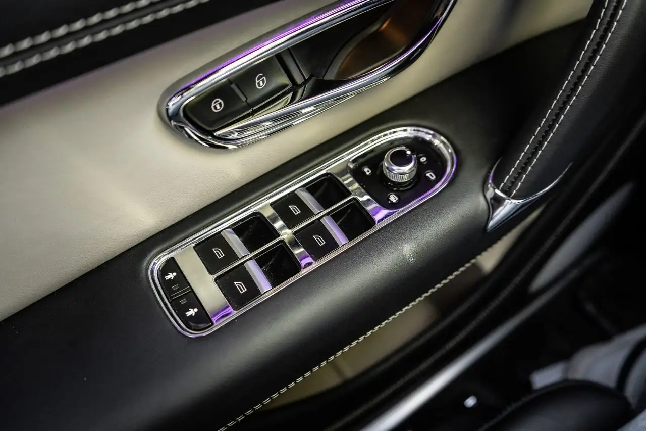 Bentley Bentayga снимка Bentley Bentayga