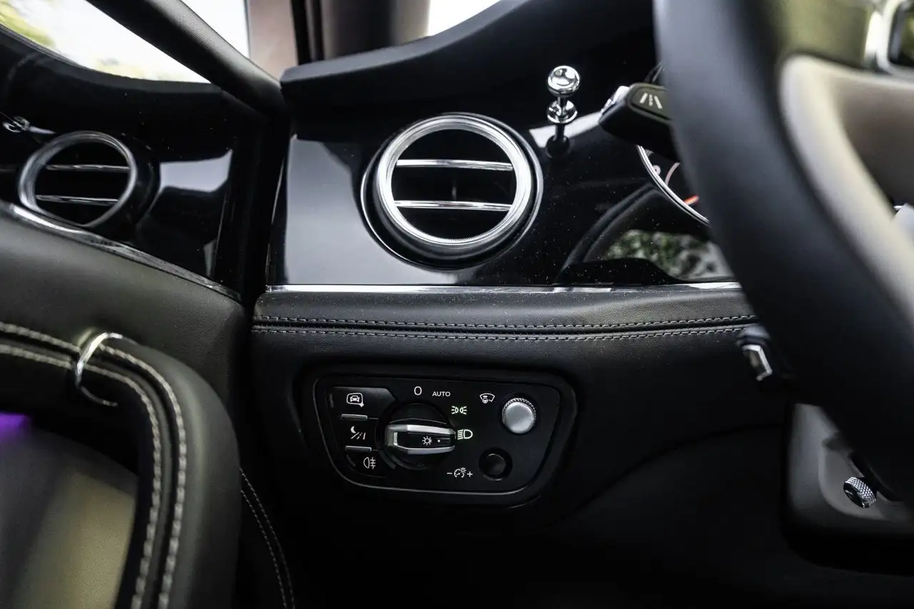 Bentley Bentayga снимка Bentley Bentayga