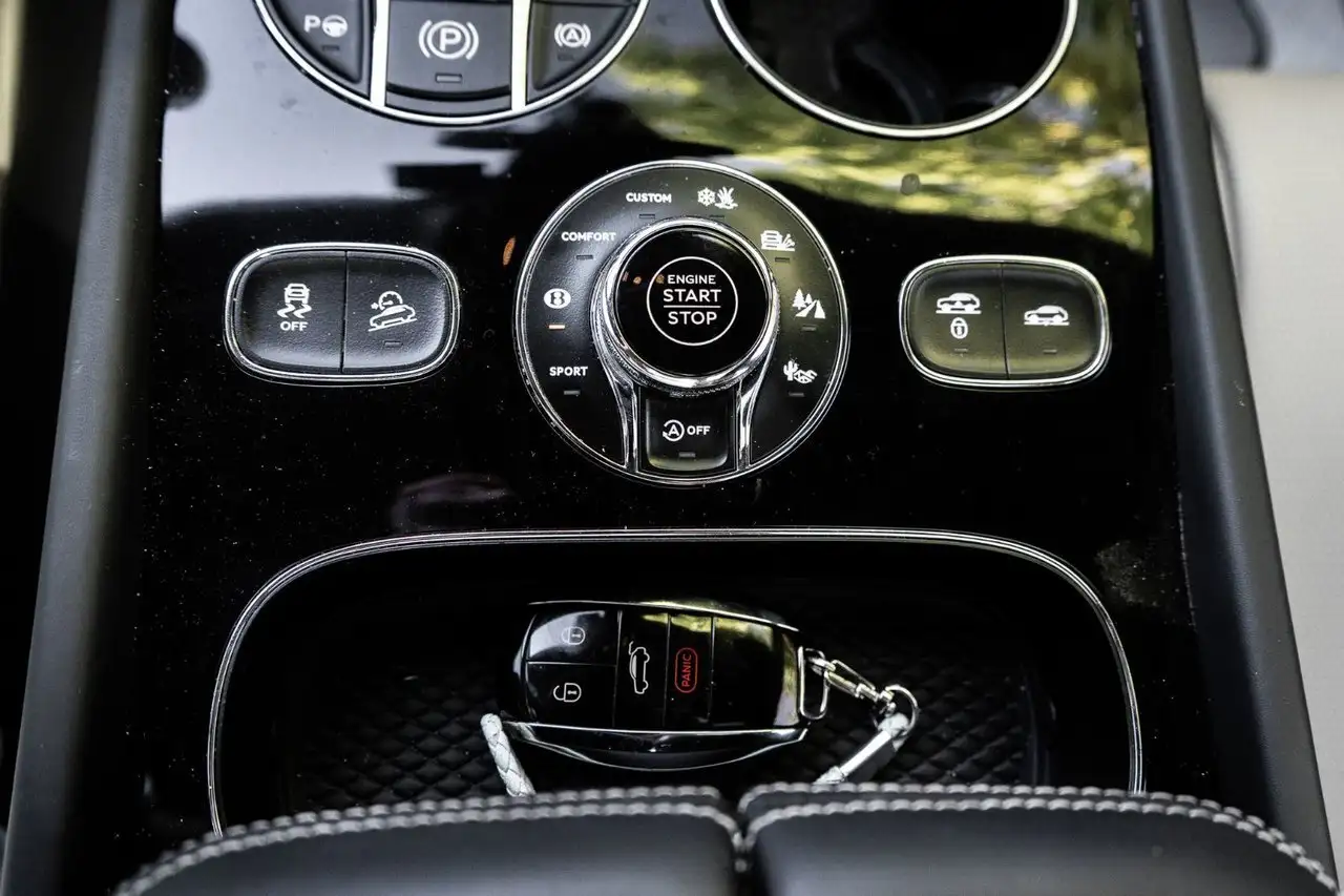 Bentley Bentayga снимка Bentley Bentayga