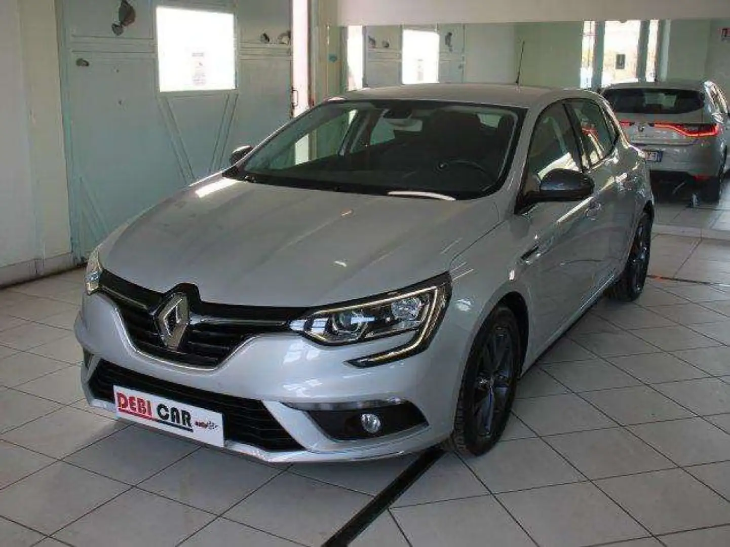 Renault Megane 5 PORTE NAVI Argent - 1