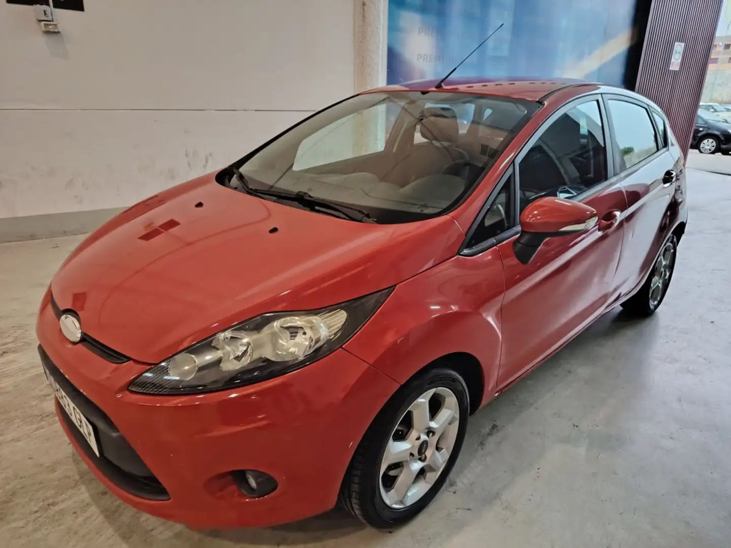 Ford Fiesta 1.25 Trend 82 Rojo - 1