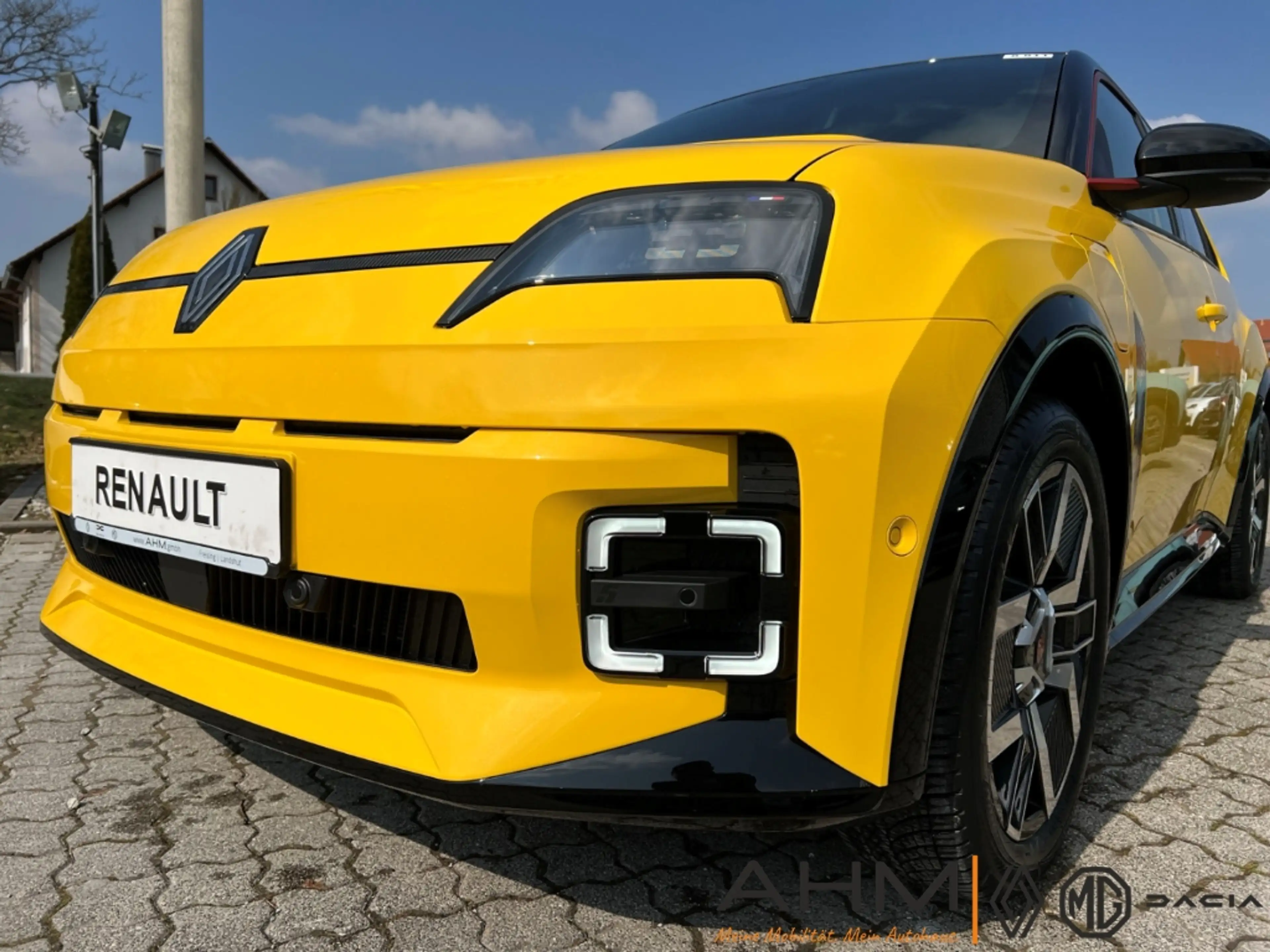 Renault R 5 Electric 150 Comfort Range Iconic Five — photo 7
