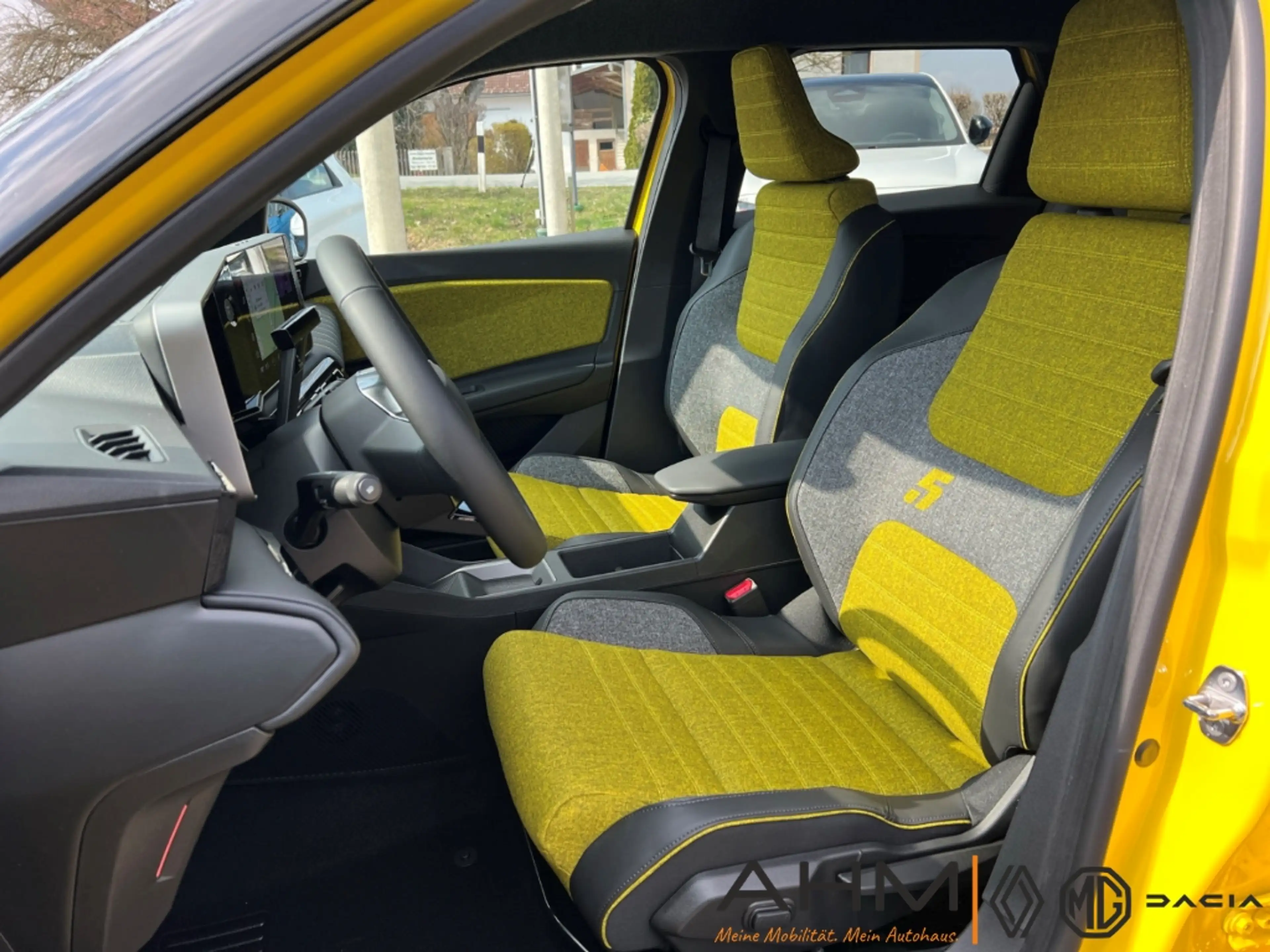 Renault R 5 Electric 150 Comfort Range Iconic Five — photo 11