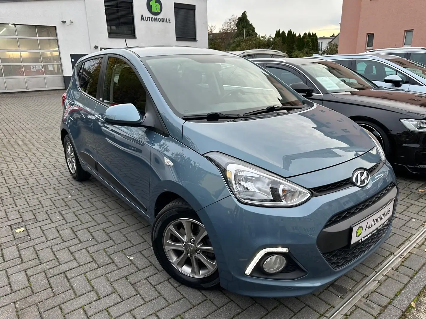 Hyundai i10 Passion*KLIMA*SHZ*TEMPO*LED*1.HAND Blau - 1