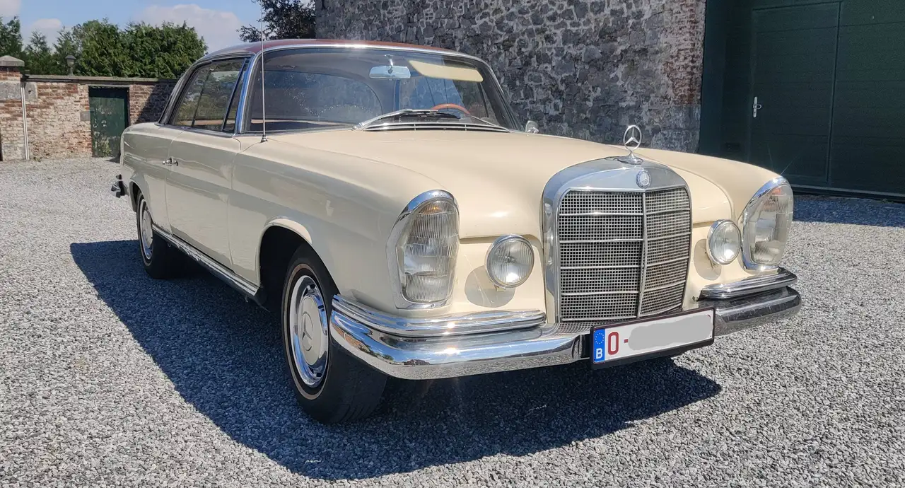 Mercedes-Benz 220 SE, foto 2