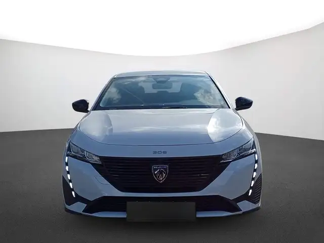Peugeot 308 SW view 2