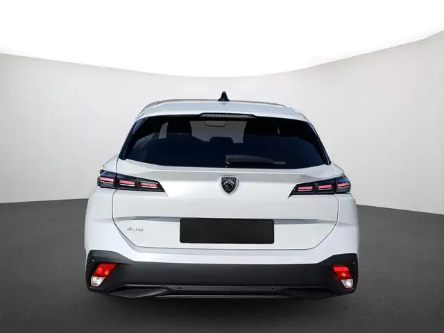 Peugeot 308 SW view 3