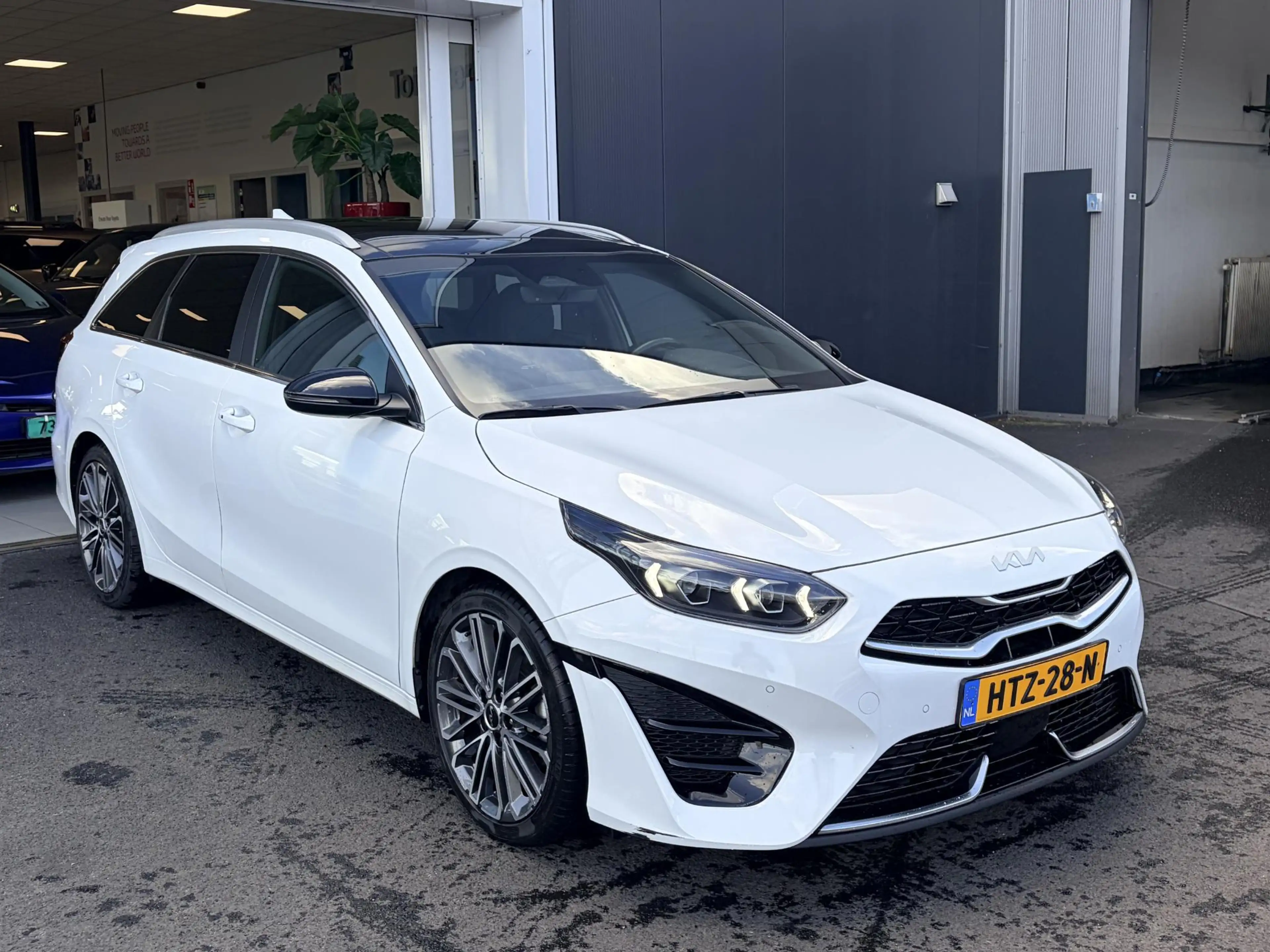 Kia Ceed SW / cee'd SW Sportswagon 1.5 T-GDi GT-PlusLine | Memory Seat | — photo 2