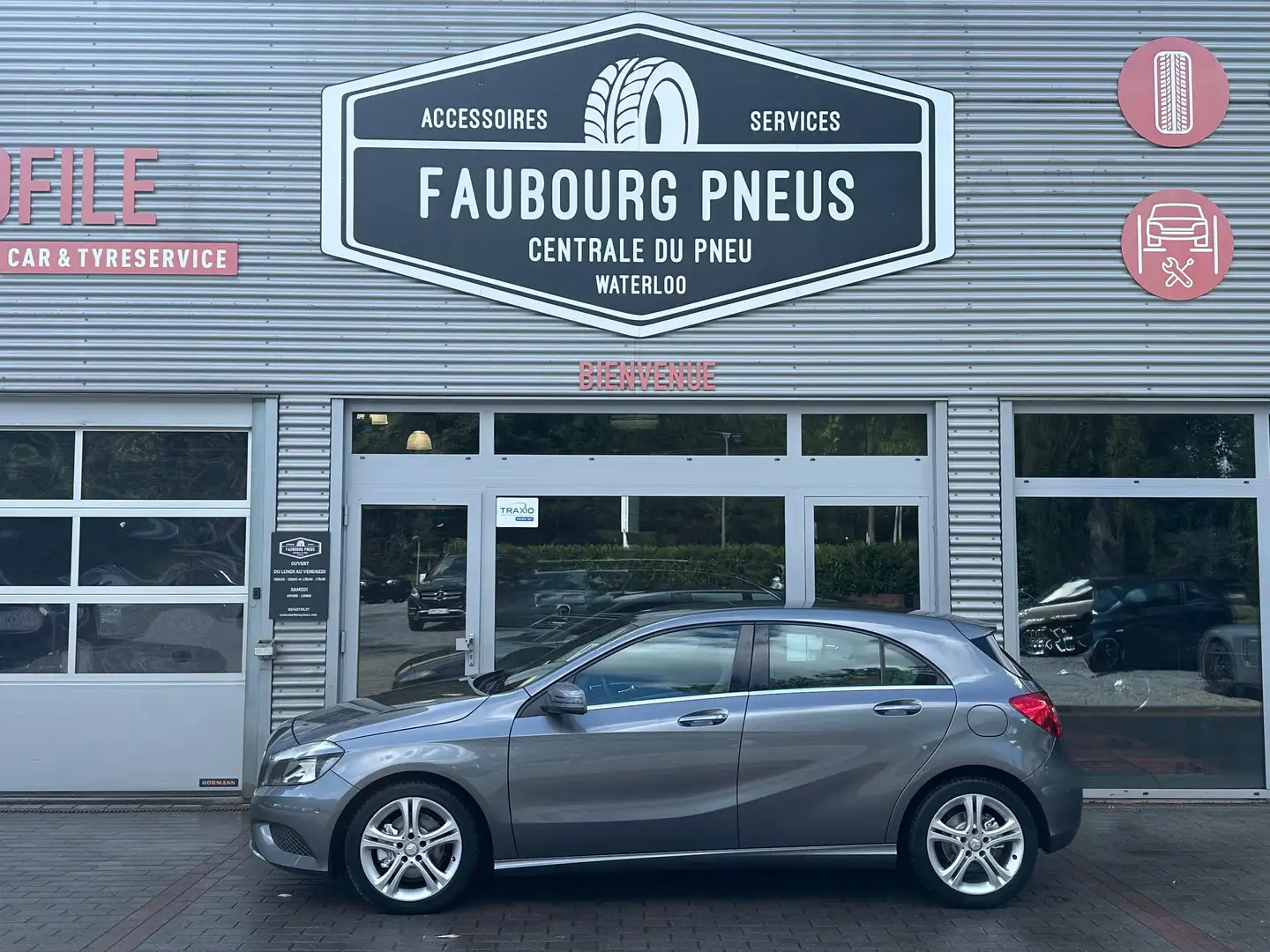 Mercedes-Benz A 180 *1-PROPRIETAIRE/1-OWNER*HISTORIQUE-MERCEDES*NAVI* Silver - 2