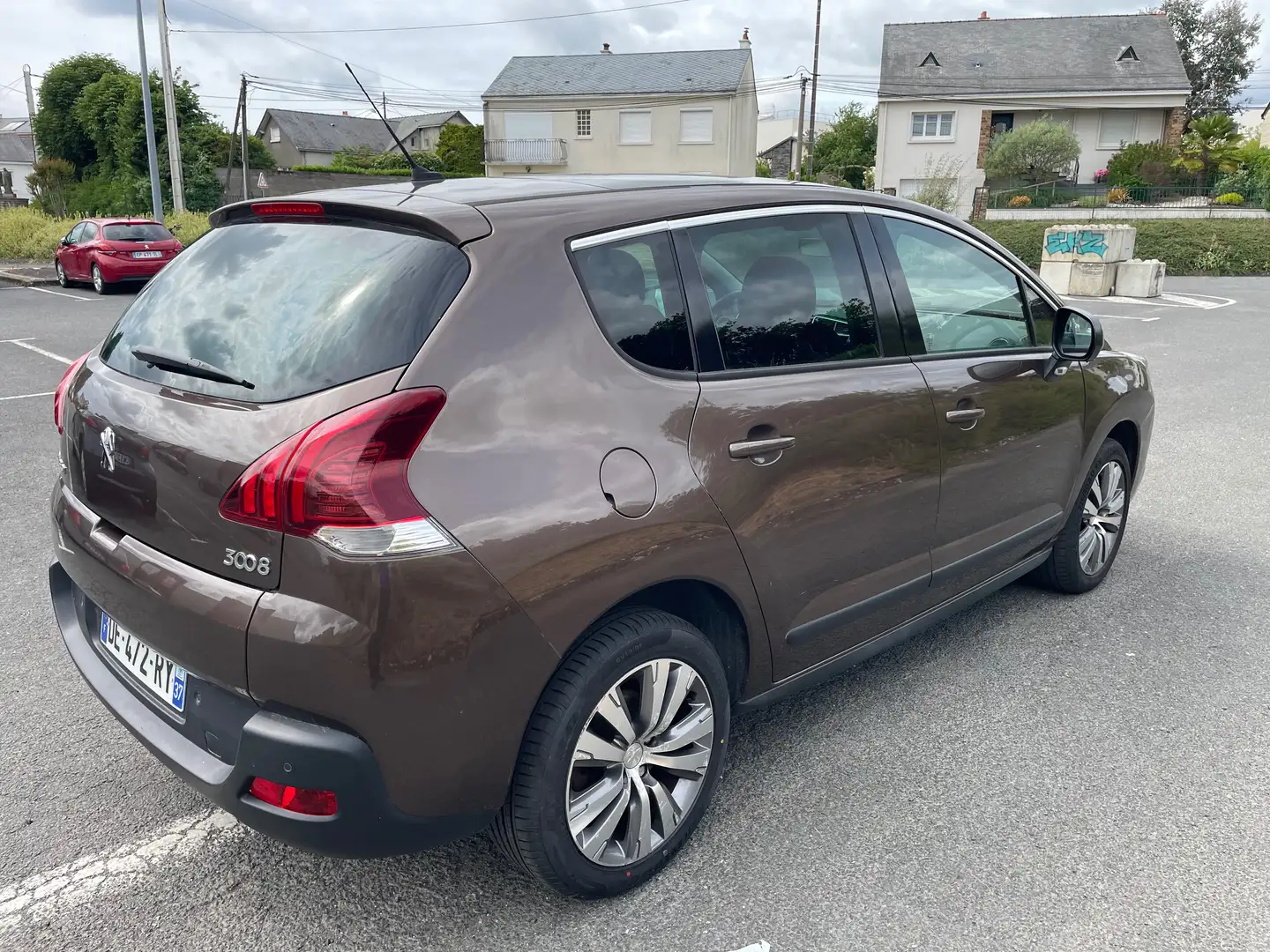 Peugeot 3008 3008 1.6 HDi 115ch FAP BVM6 Business Pack Brun - 2