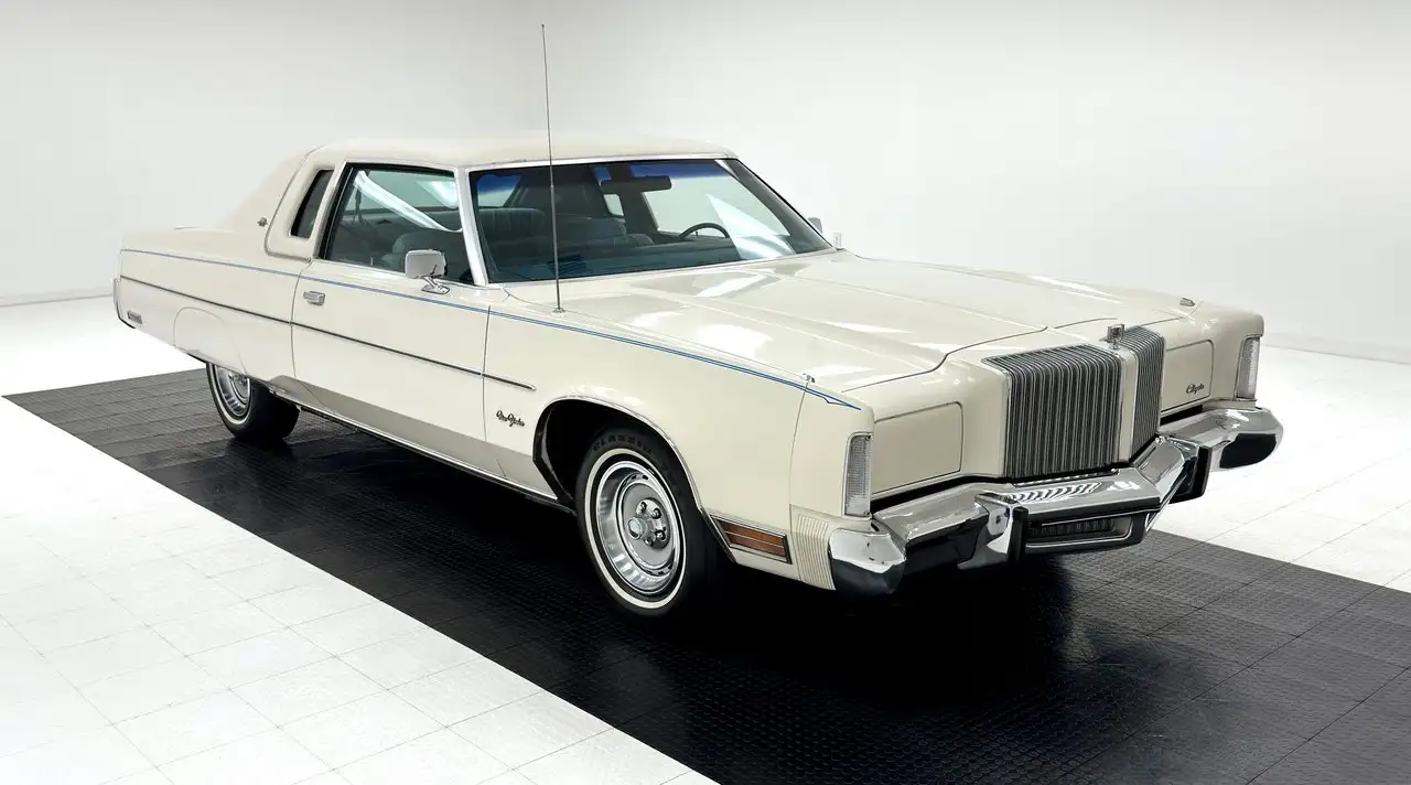 Chrysler New Yorker Brougham Hardtop, foto 7
