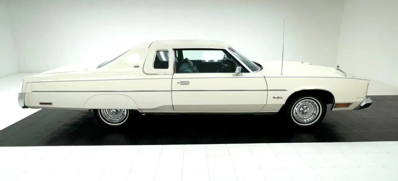 Chrysler New Yorker Brougham Hardtop, foto 6