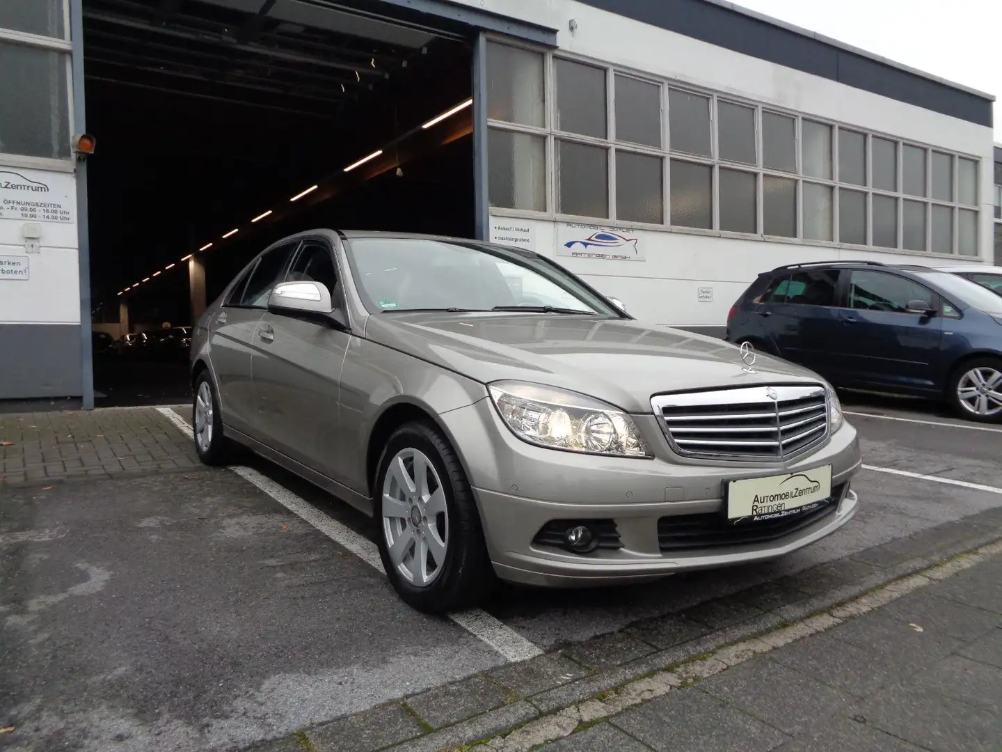 Mercedes-Benz C 220 CDI AUTOMATIK 2.HD*SCHIEBEDACH*NAVI Silber - 1
