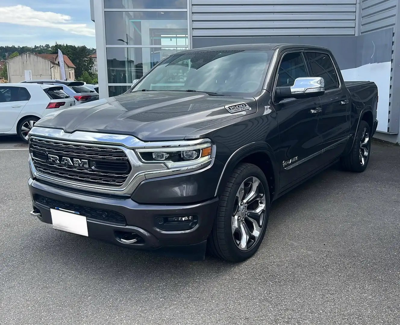 RAM 1500 Gris - 1