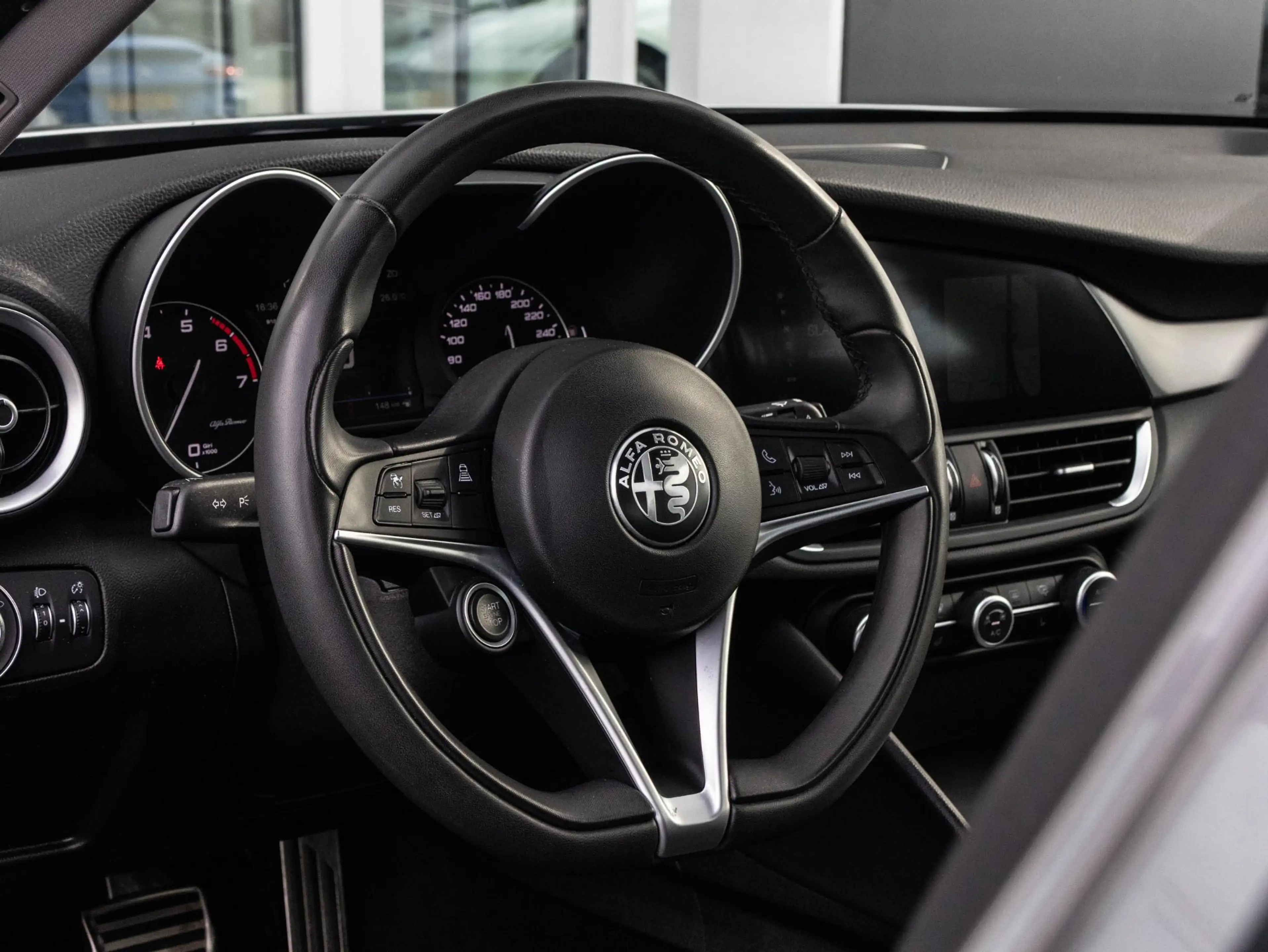 Alfa Romeo Giulia 2.0 T AWD Veloce 280 pk | Originele All Wheel Driv — photo 21