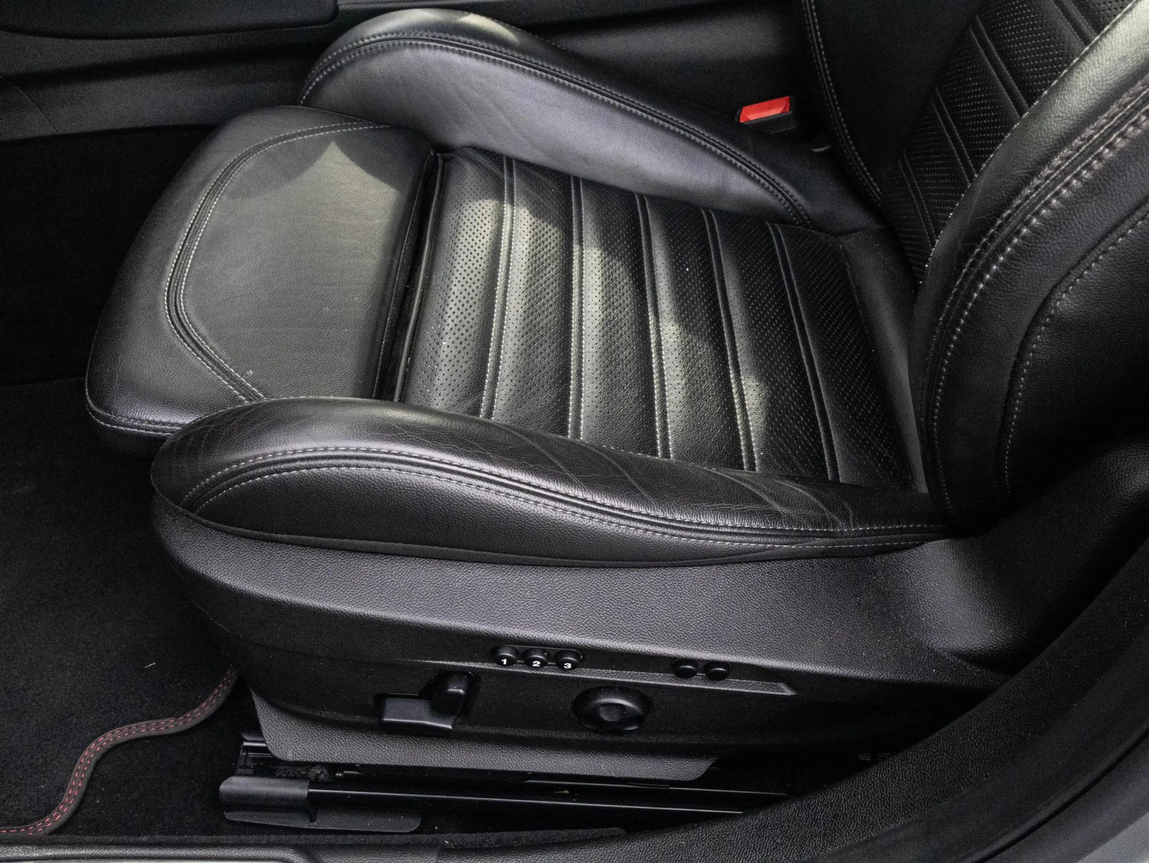 Alfa Romeo Giulia 2.0 T AWD Veloce 280 pk | Originele All Wheel Driv — photo 22
