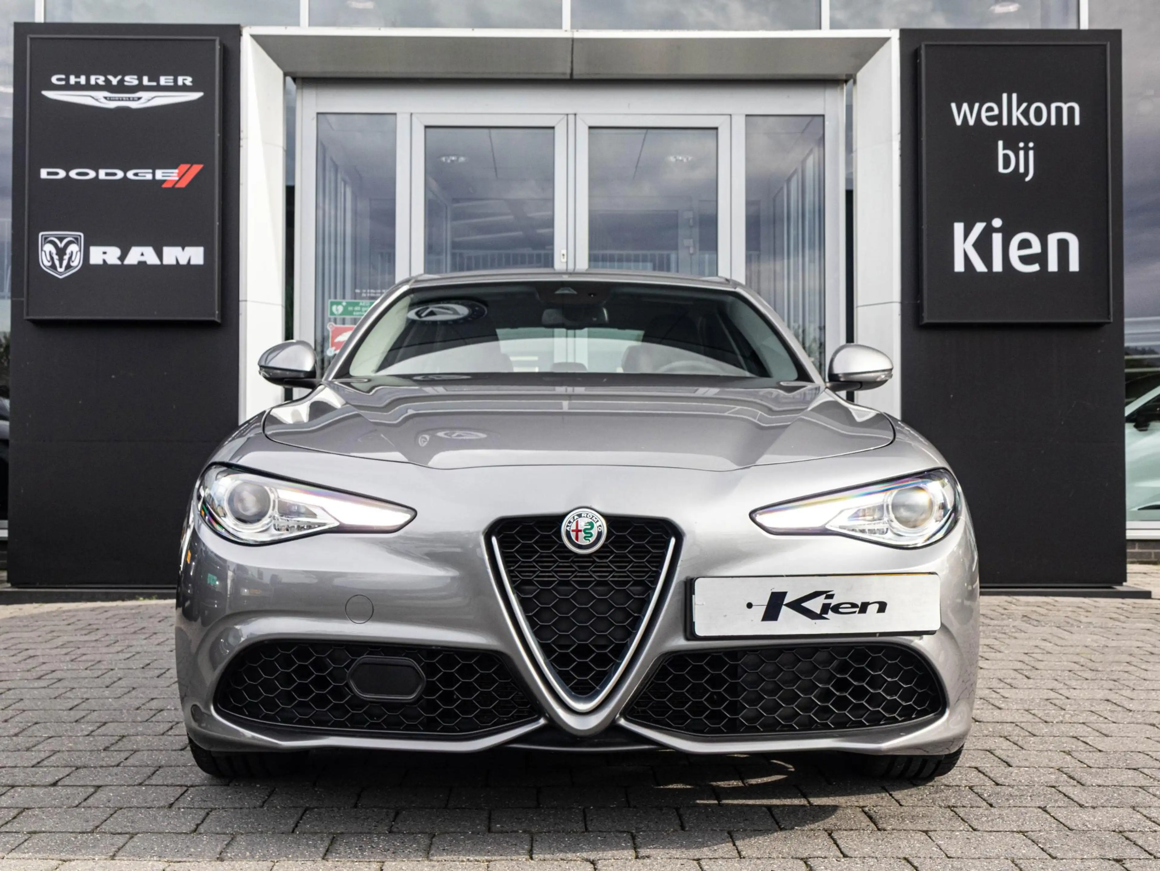 Alfa Romeo Giulia 2.0 T AWD Veloce 280 pk | Originele All Wheel Driv — photo 17