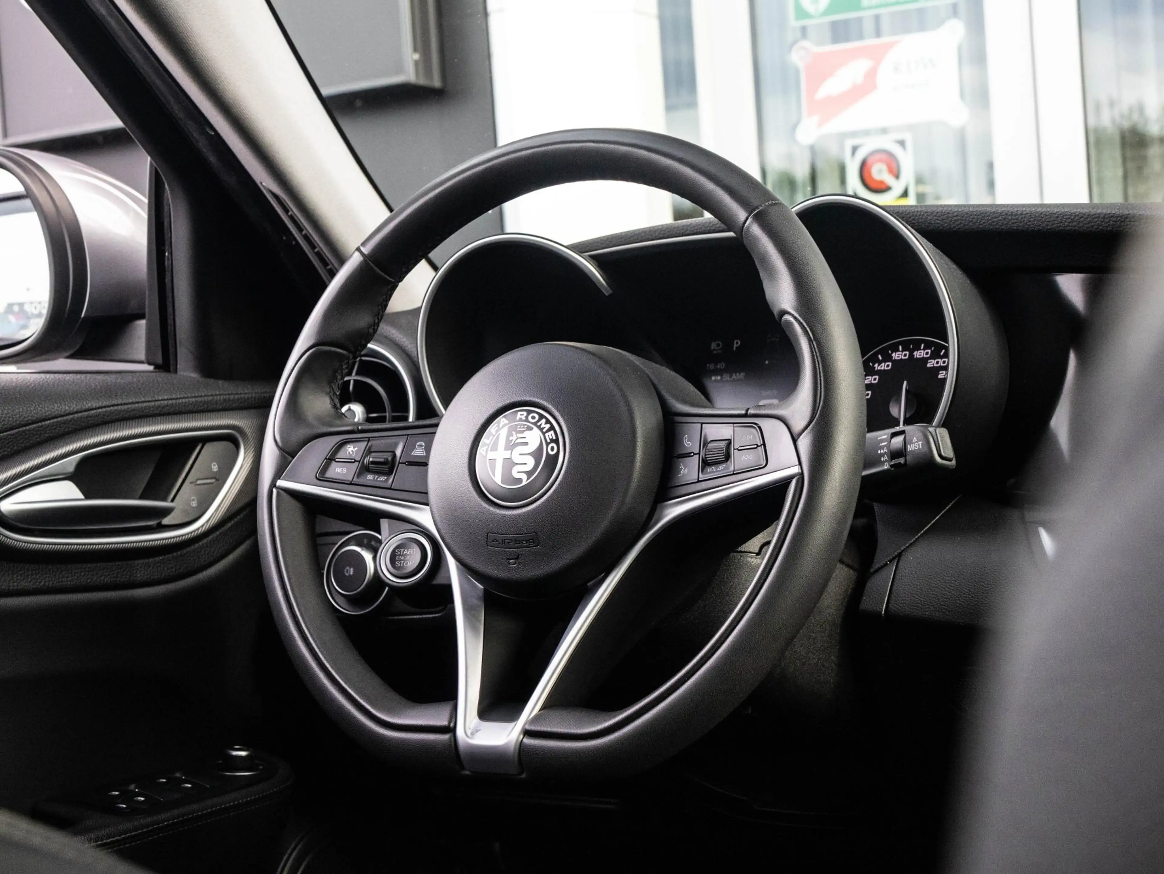 Alfa Romeo Giulia 2.0 T AWD Veloce 280 pk | Originele All Wheel Driv — photo 37