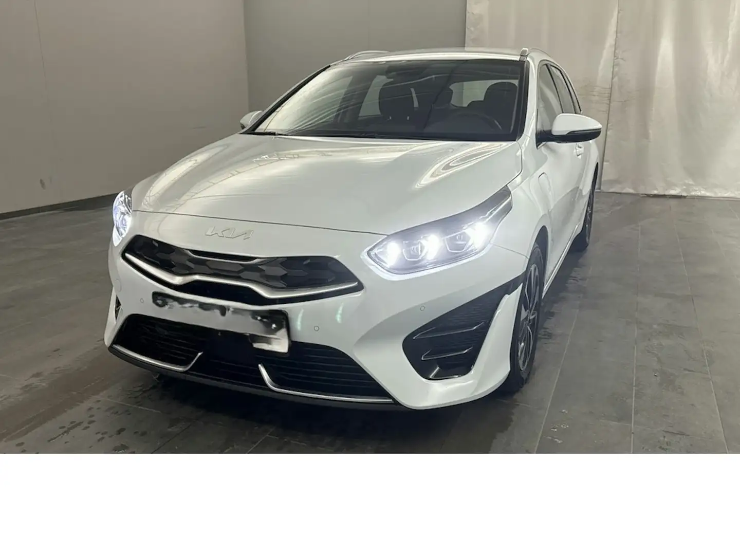 Kia Ceed SW / cee'd SW cee´d Sportswagon 1.6 Plug-in Hybrid Spirit Techni Weiß - 1