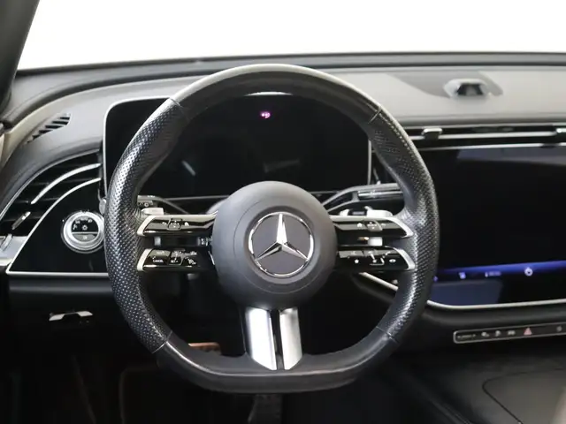 Mercedes-Benz E-Class view 10