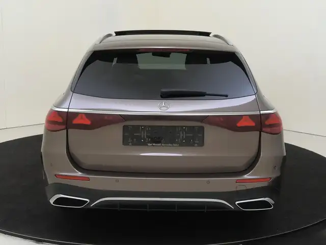 Mercedes-Benz E-Class view 7