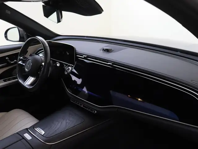 Mercedes-Benz E-Class view 5