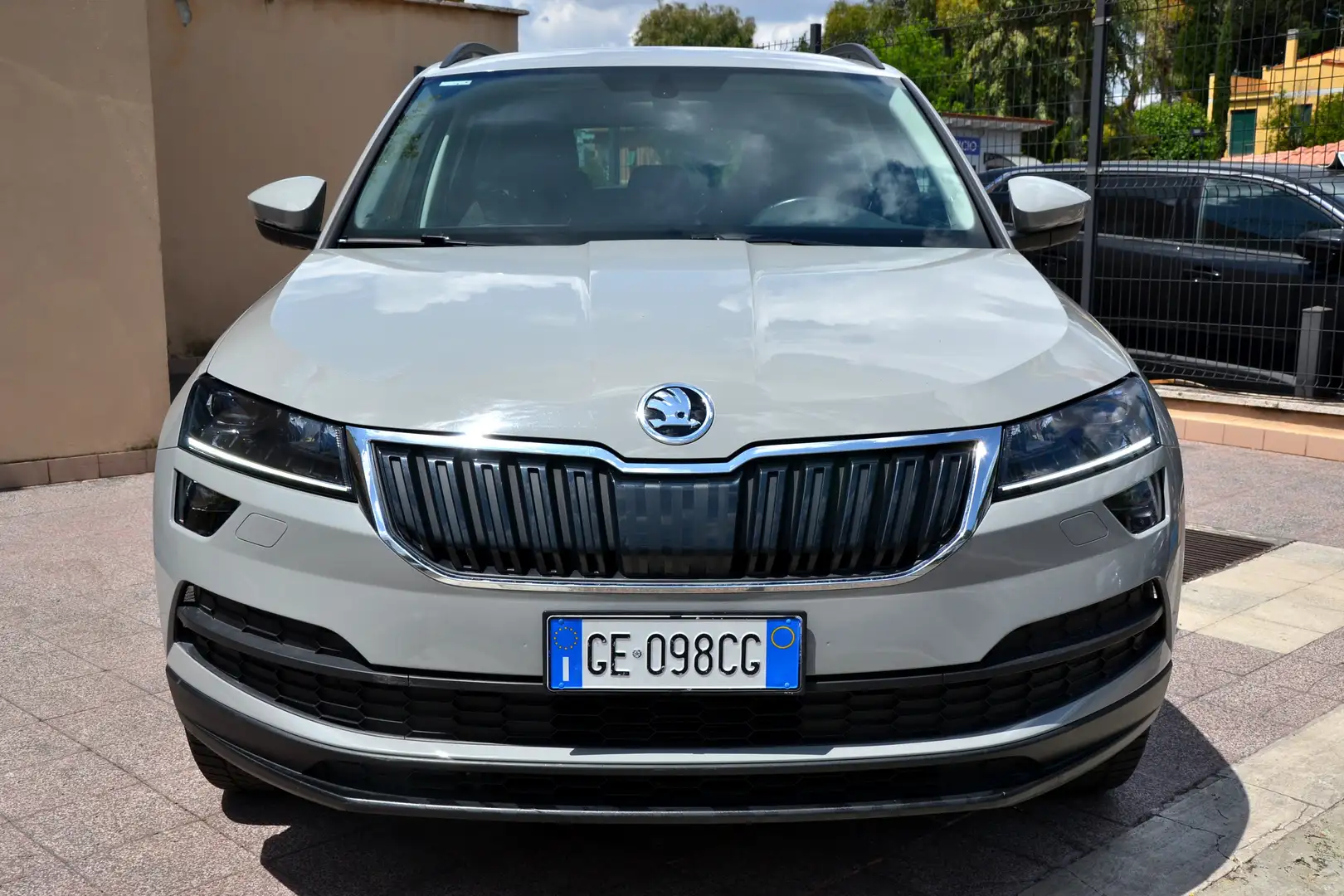 Skoda Karoq 2.0 tdi Executive 115cv *Unipro'-Prezzo Reale* Grijs - 2