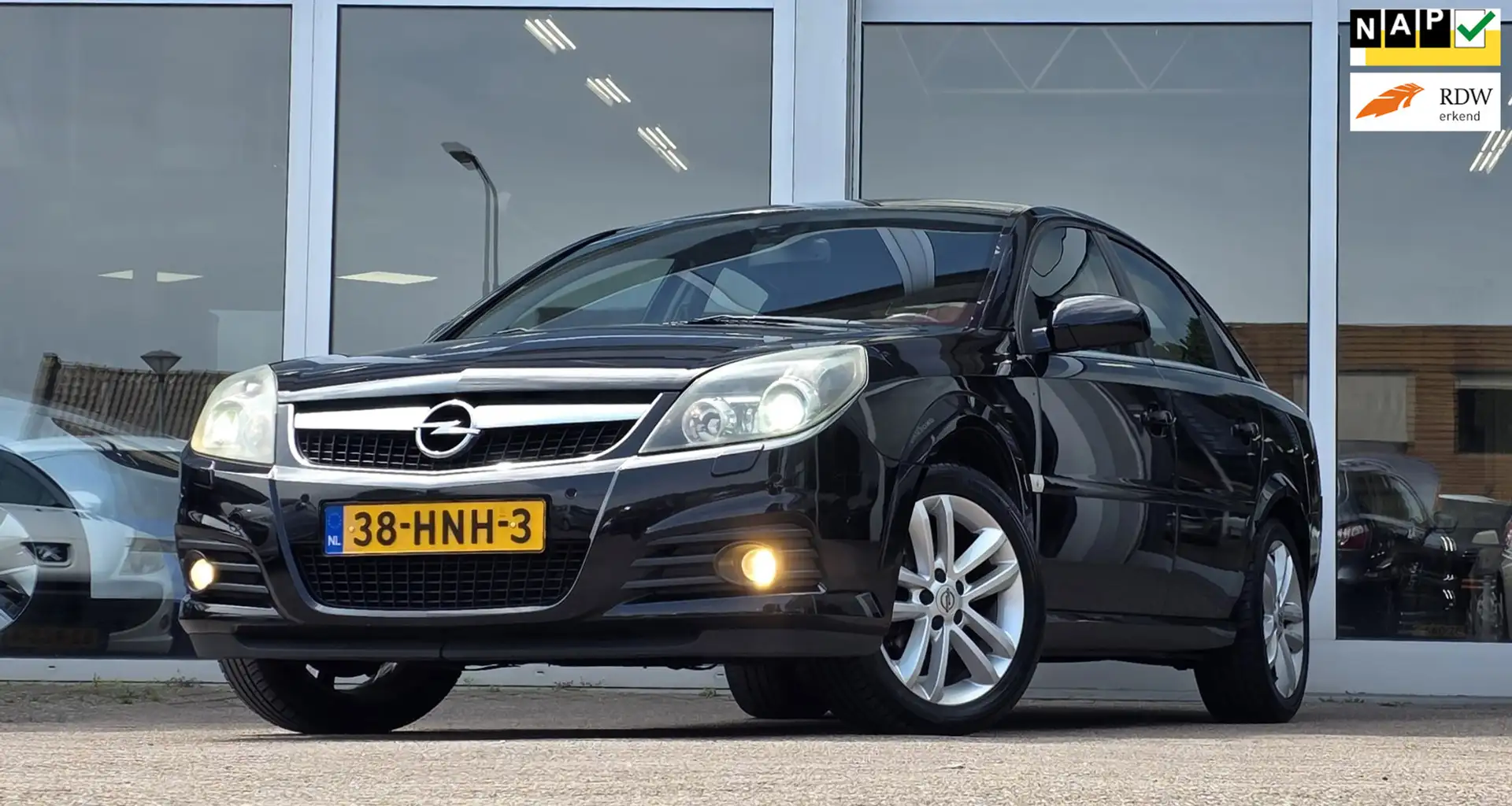 Opel Vectra GTS 2.2-16V Executive Volledig Onderhouden Zeer Ne Zwart - 1
