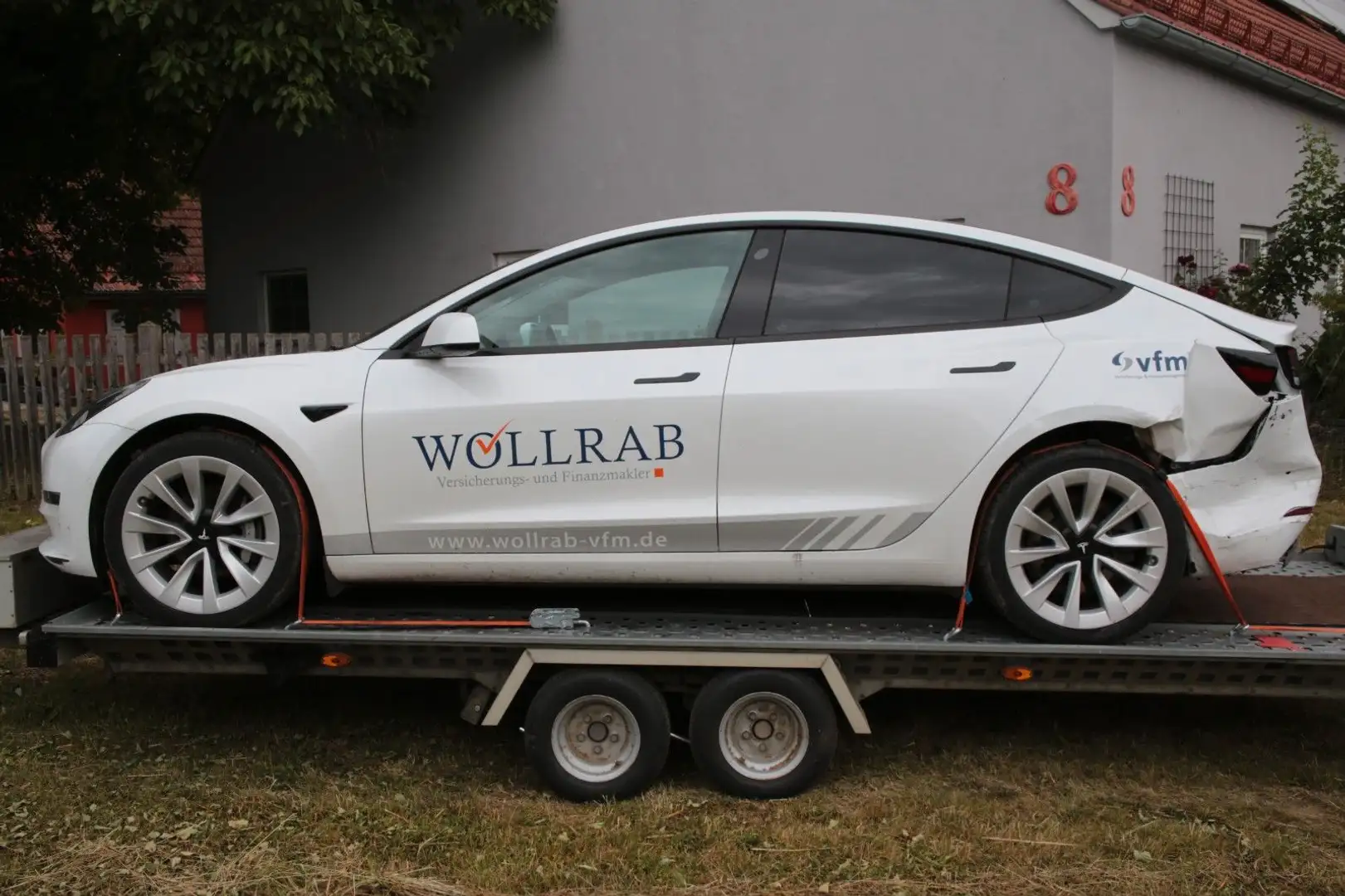 Tesla Model 3 Long Range AWD - 19-Zoll, AHK bijela - 2